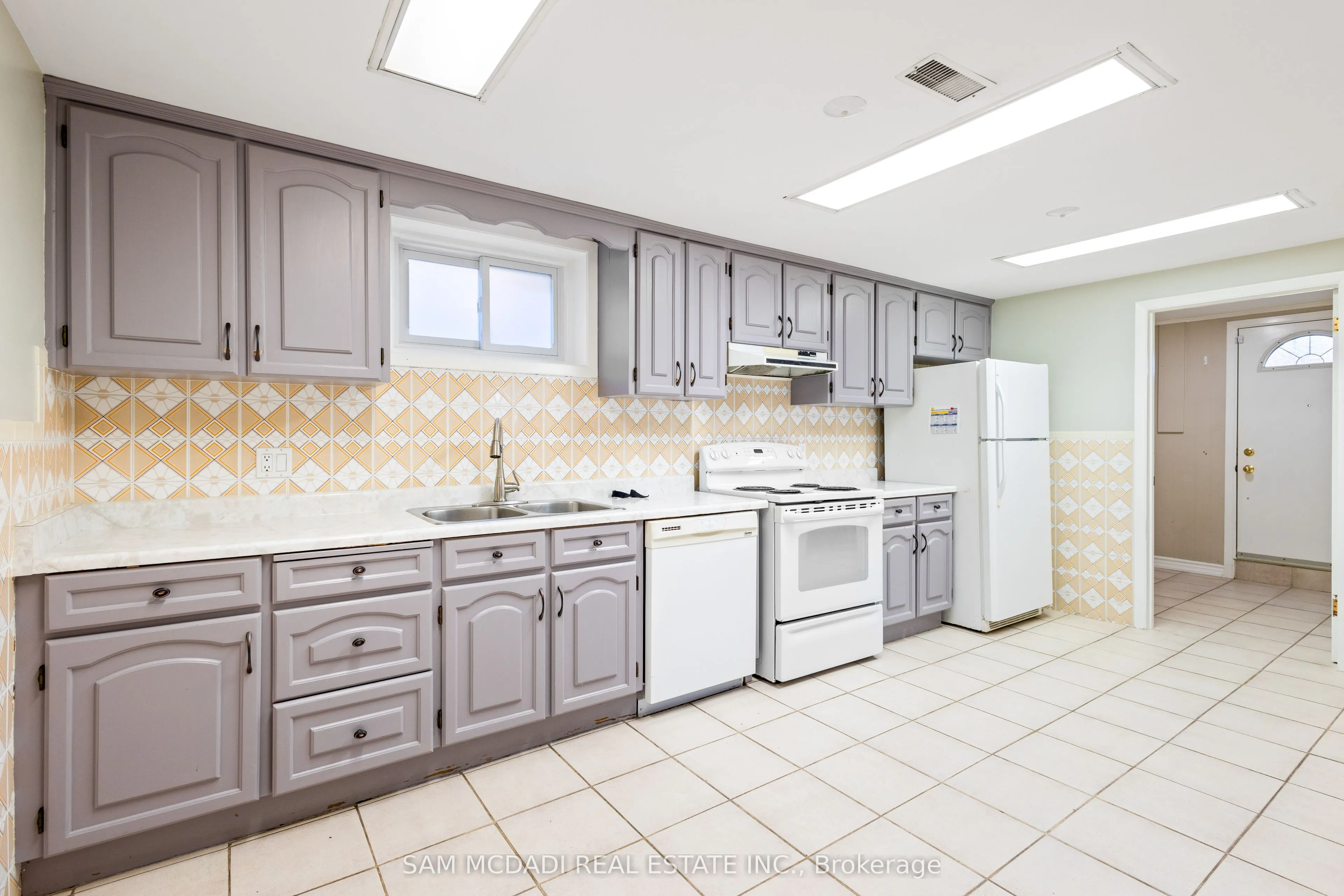 1491 Royal York Road