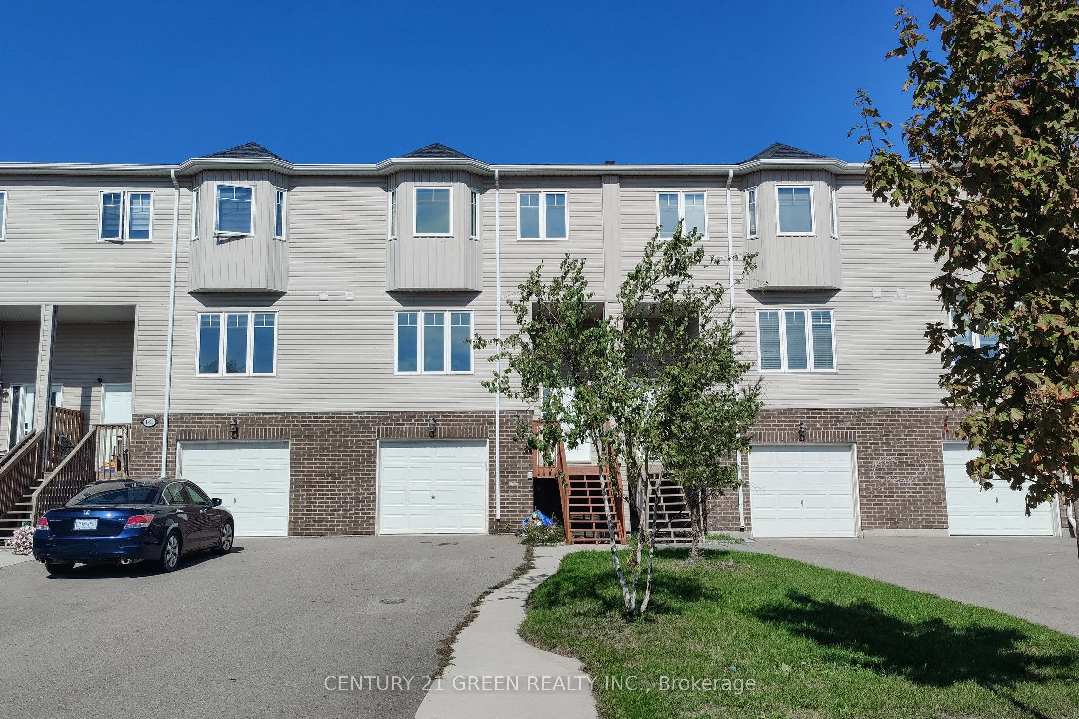 1 Chisholm Street, #D