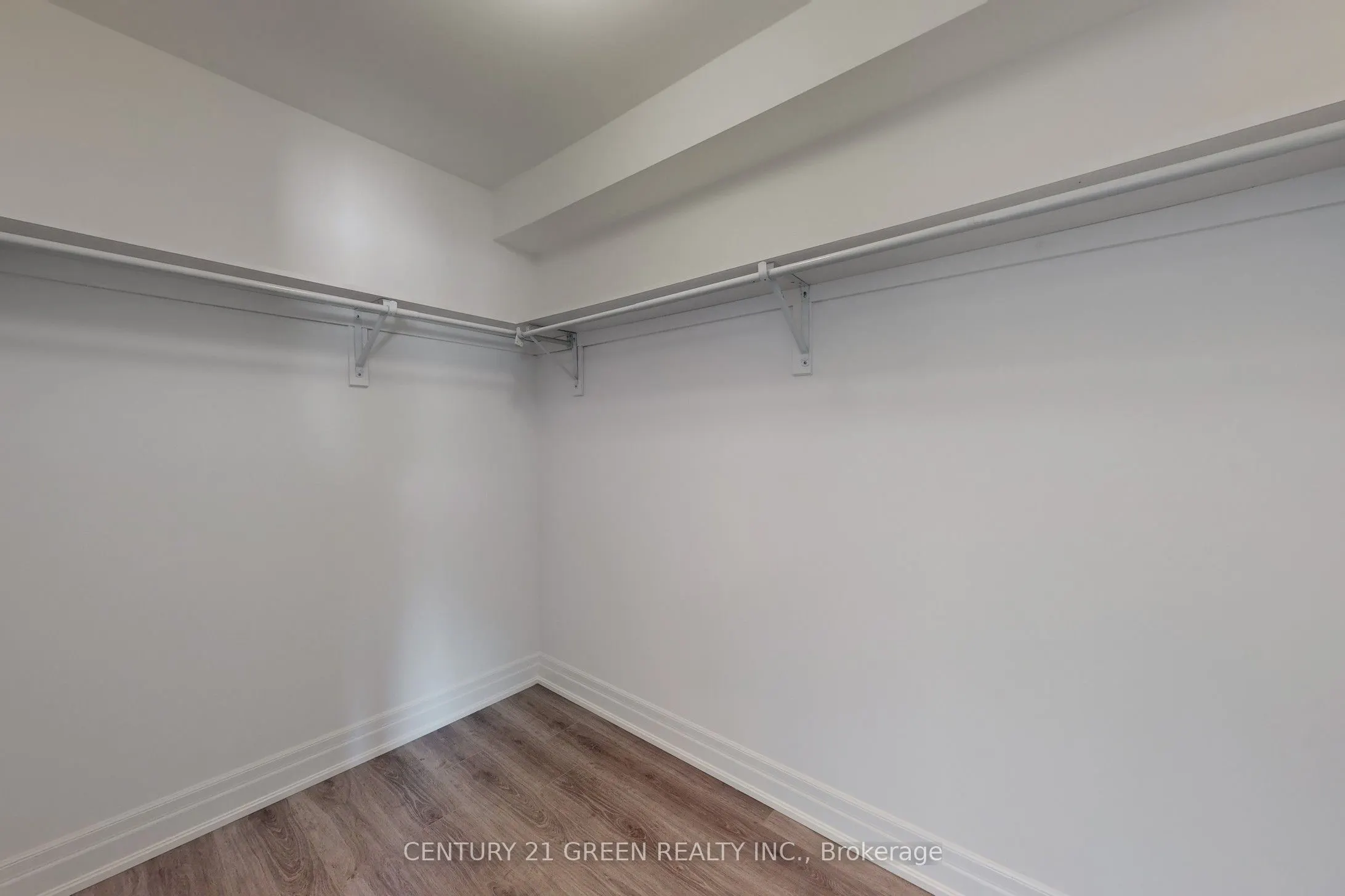 1 Chisholm Street, #D