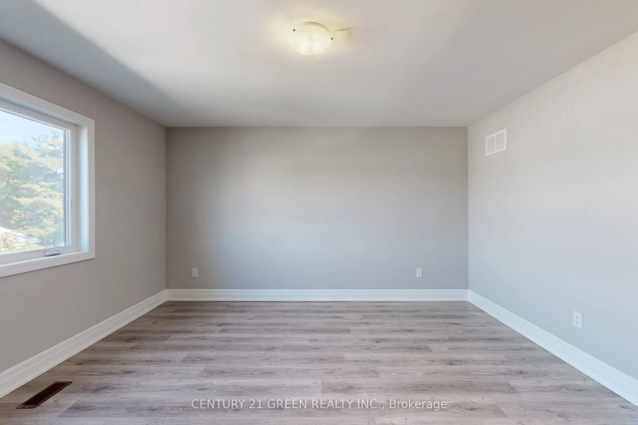 1 Chisholm Street, #D