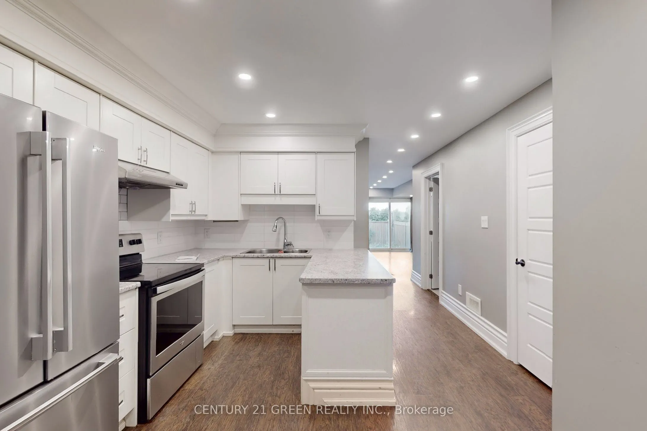 1 Chisholm Street, #D