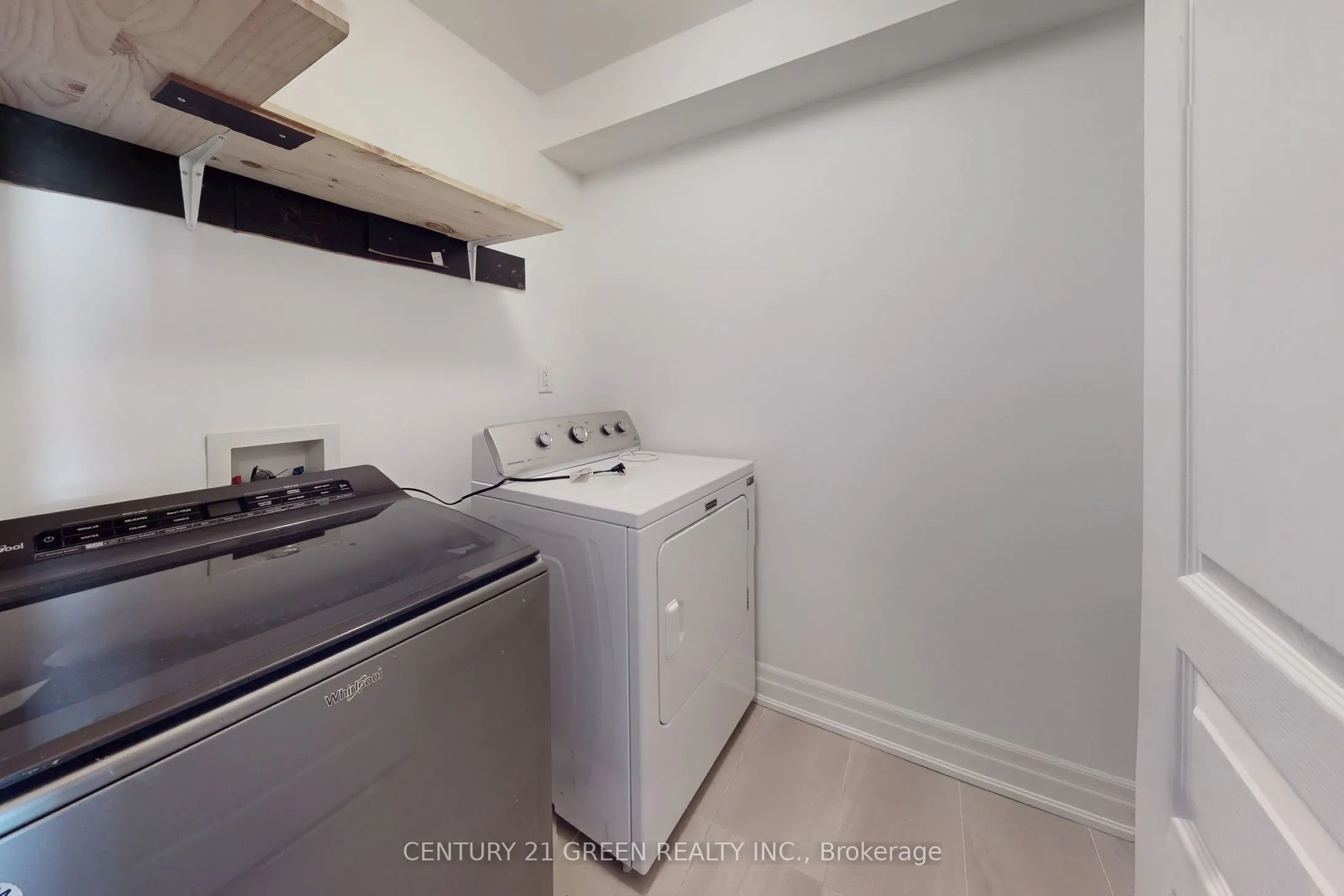 1 Chisholm Street, #D