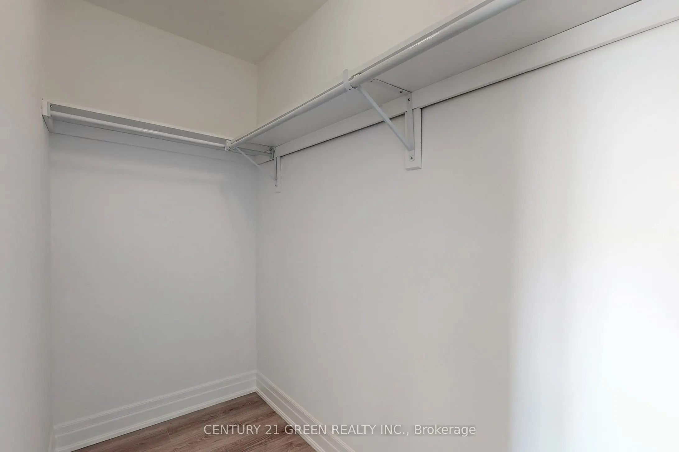 1 Chisholm Street, #D