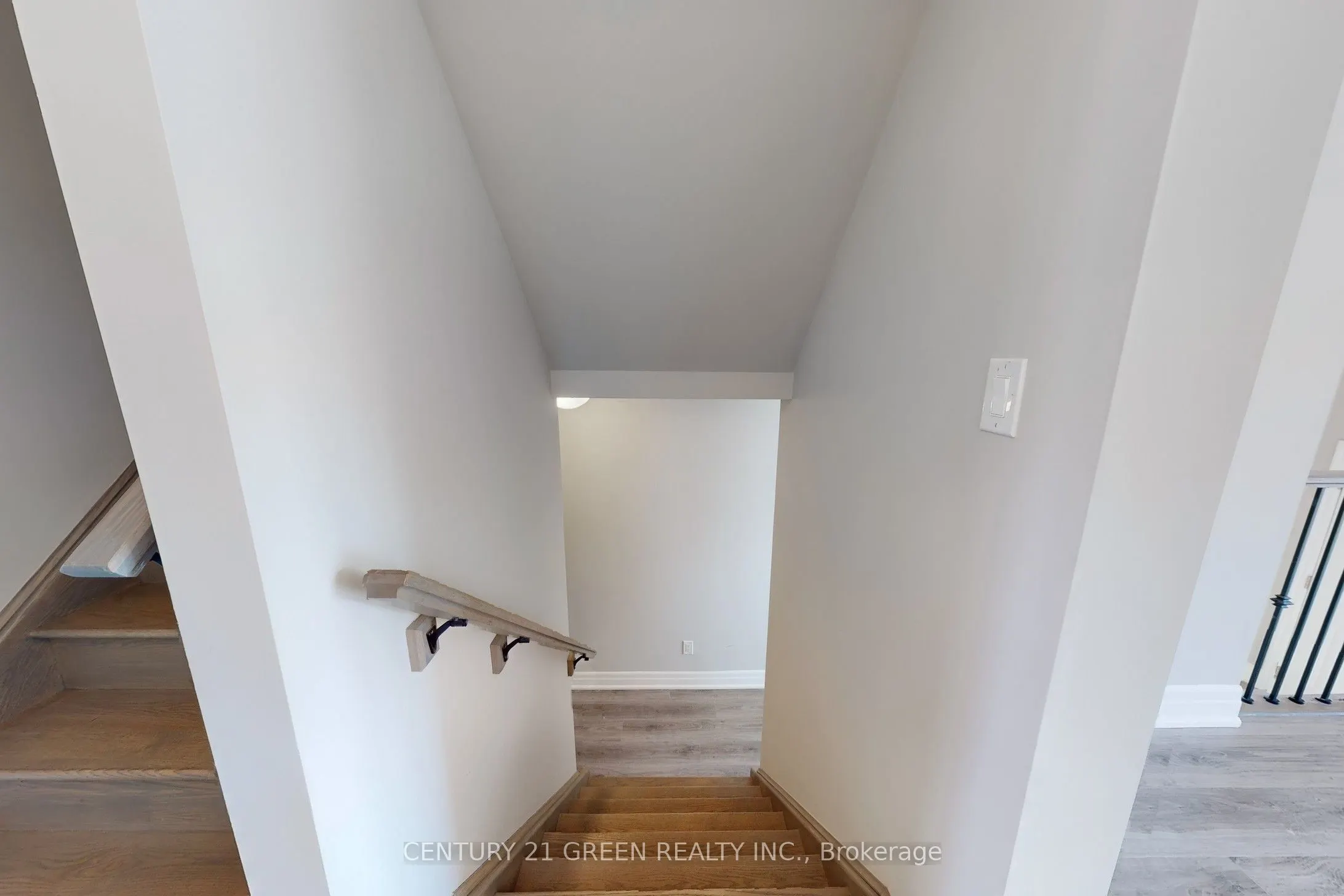 1 Chisholm Street, #D