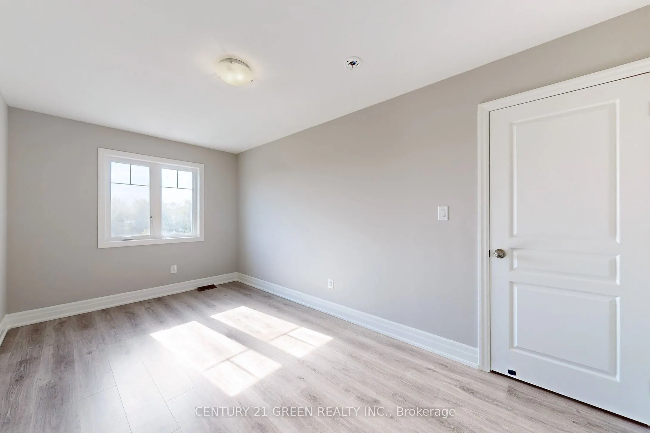 1 Chisholm Street, #D