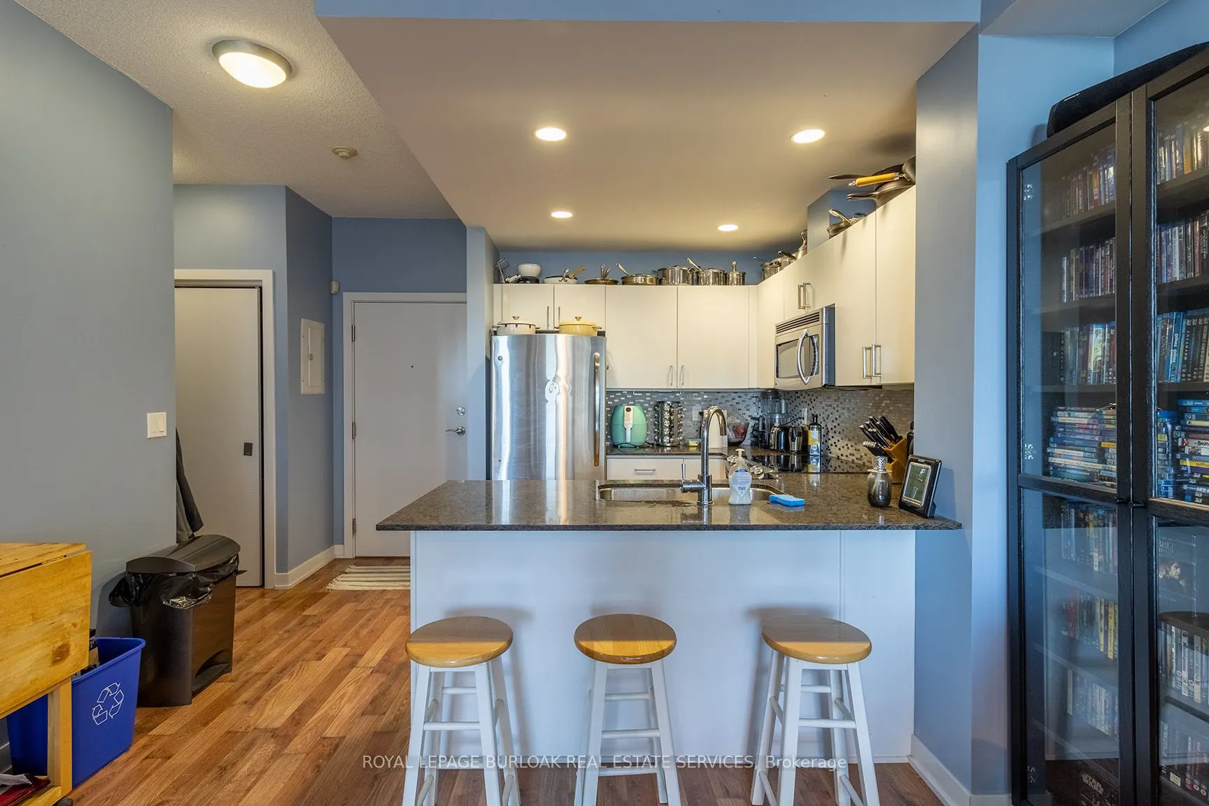 551 Maple Avenue, #1408