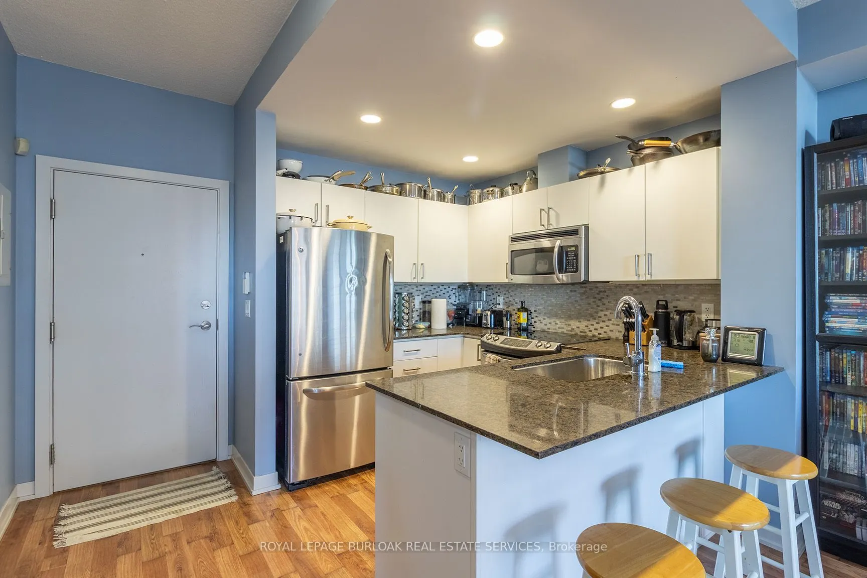 551 Maple Avenue, #1408