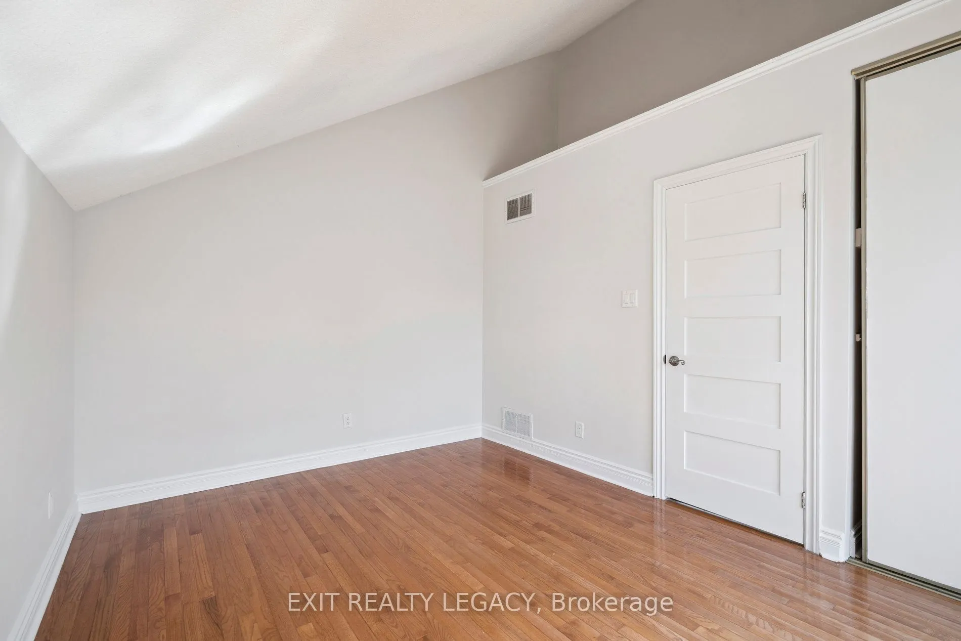 6 Muir Avenue