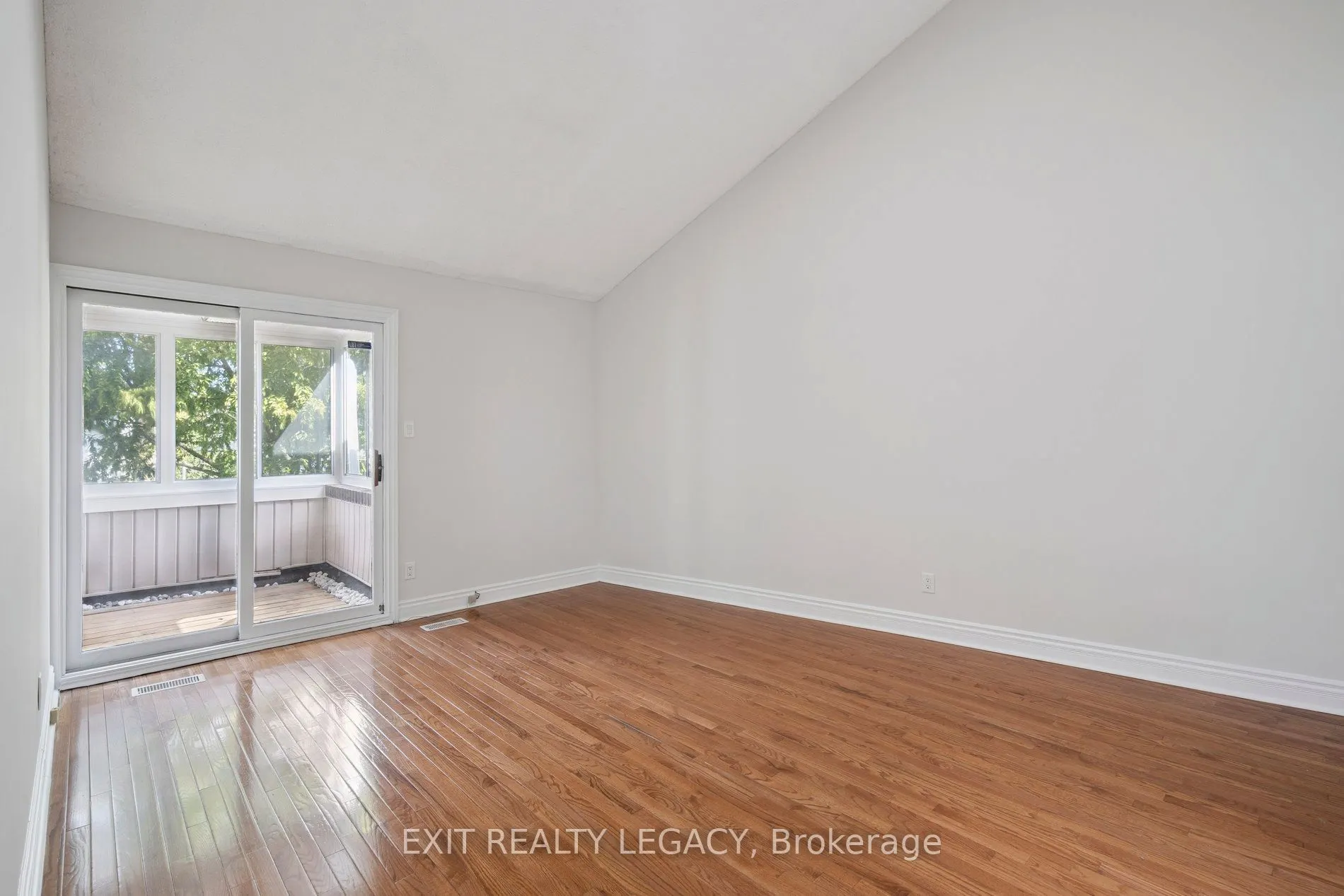6 Muir Avenue