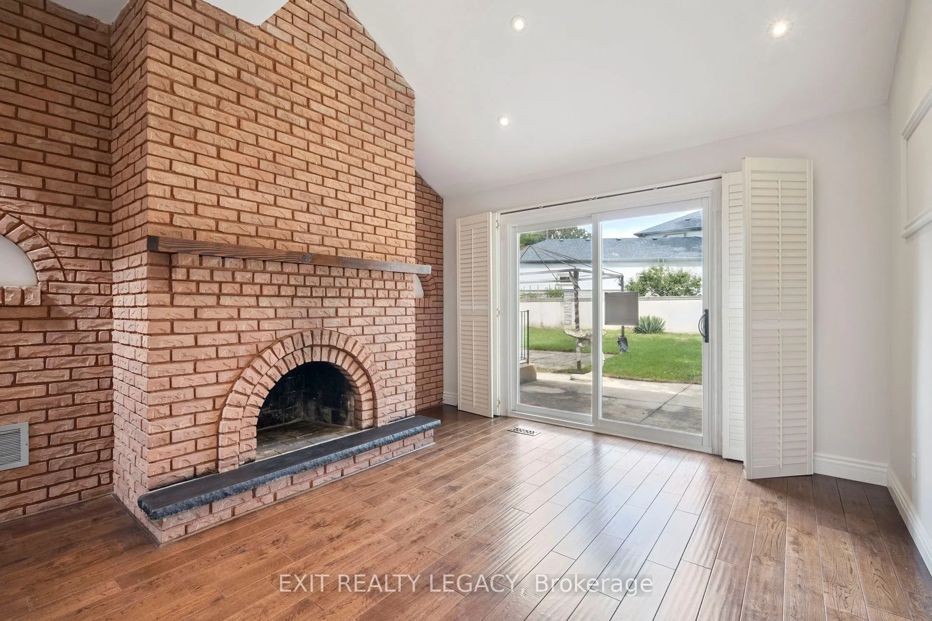 6 Muir Avenue