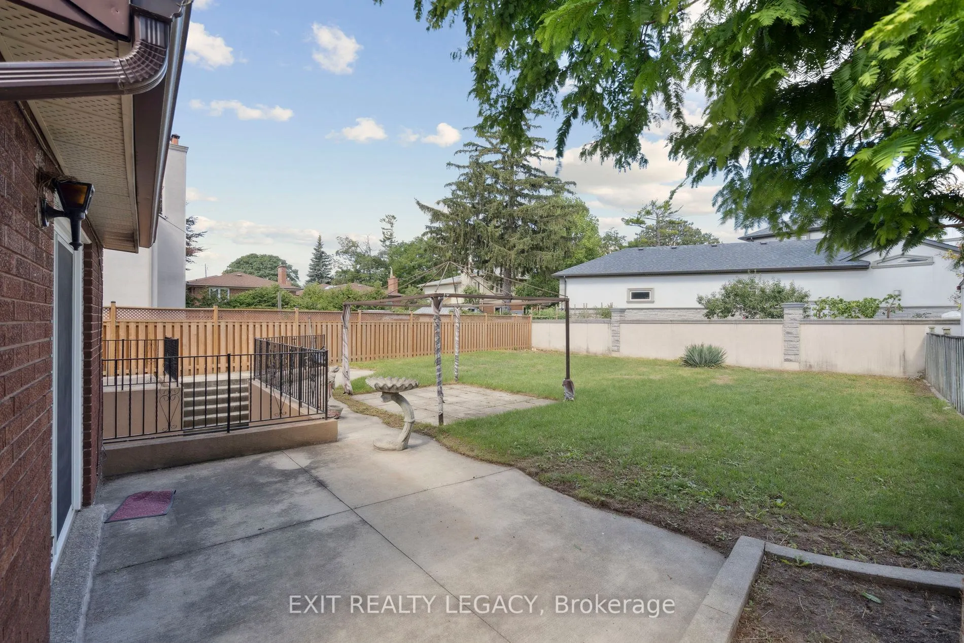 6 Muir Avenue
