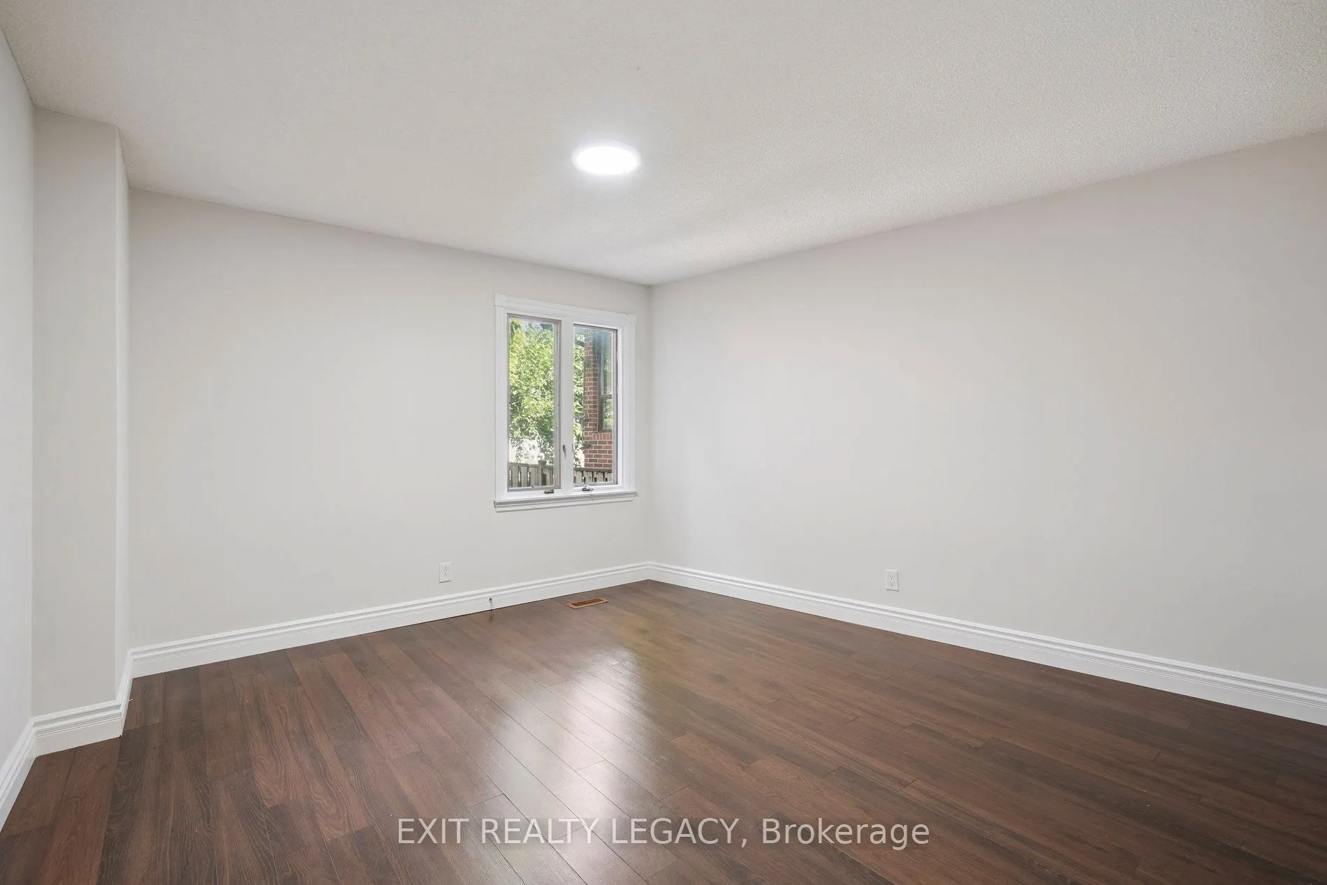 6 Muir Avenue