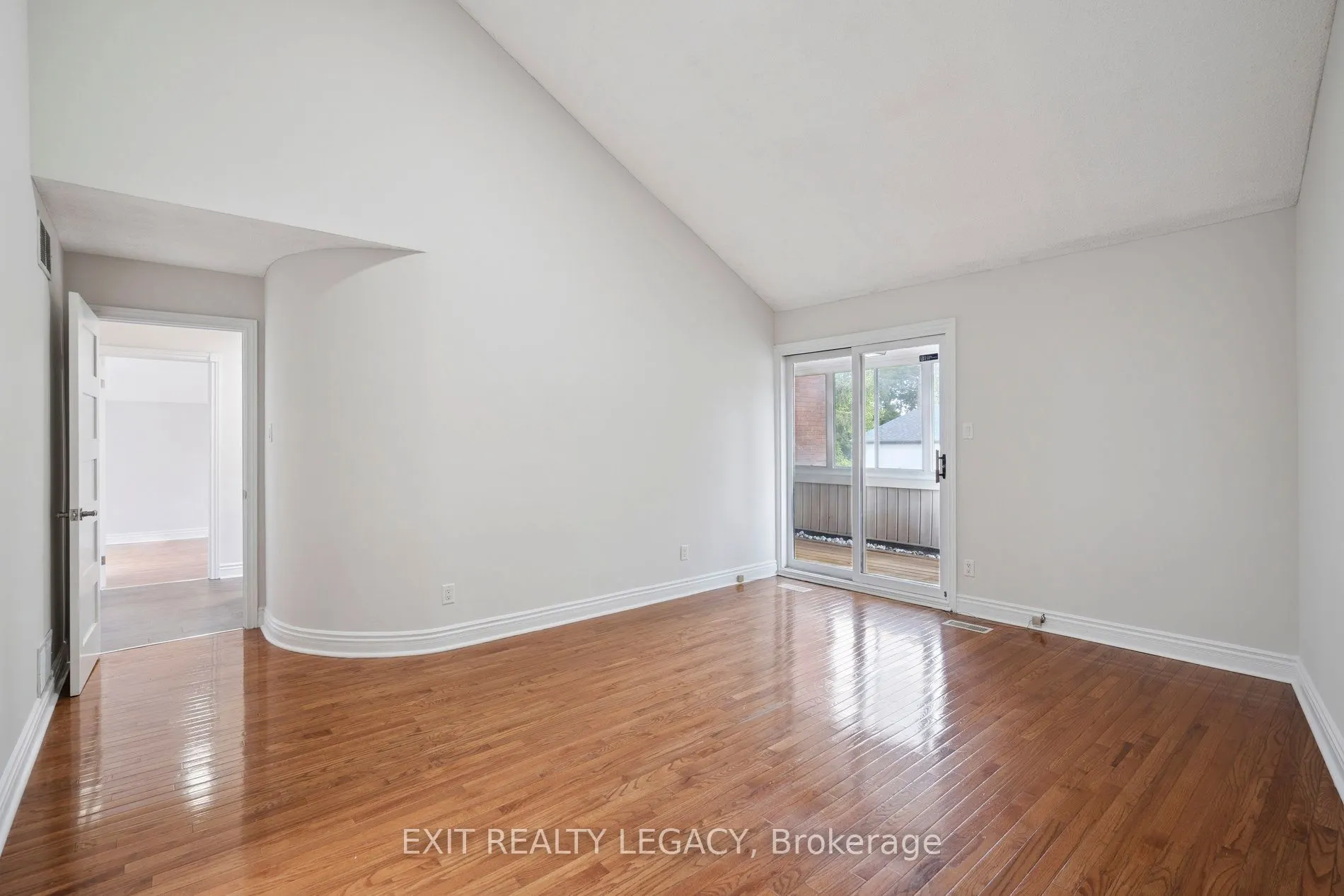 6 Muir Avenue