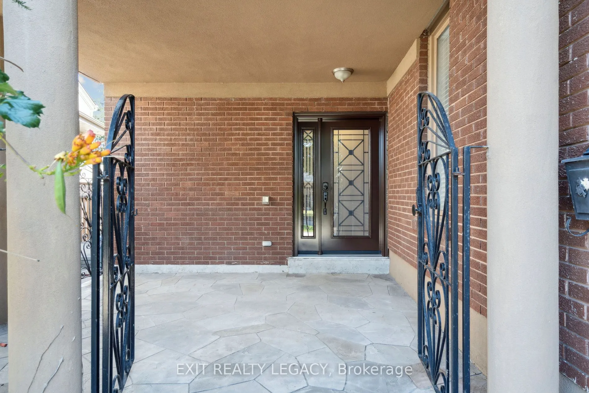 6 Muir Avenue