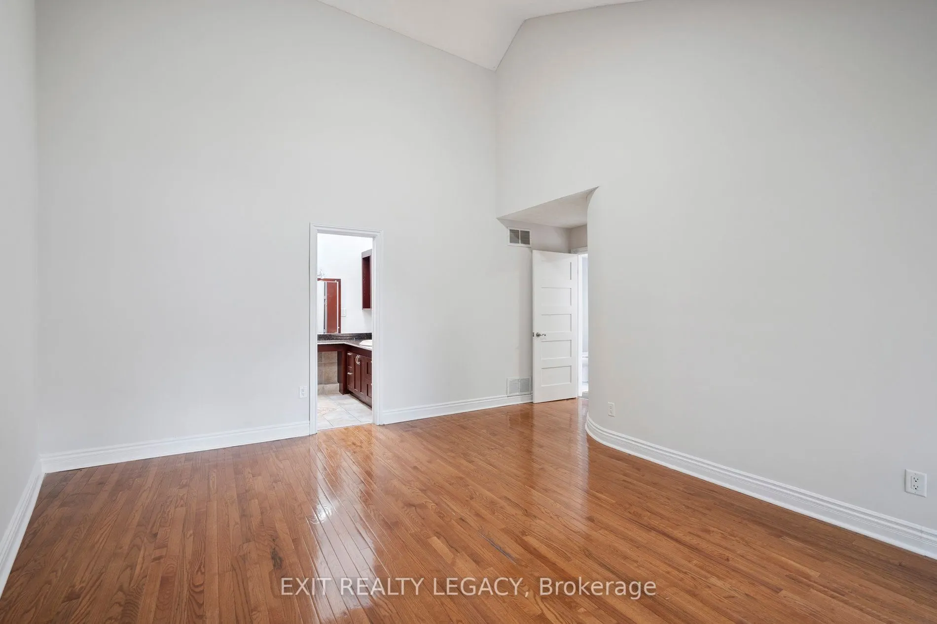 6 Muir Avenue