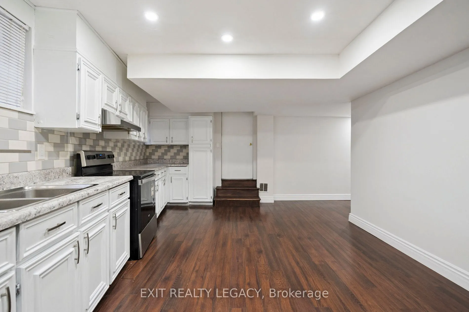 6 Muir Avenue