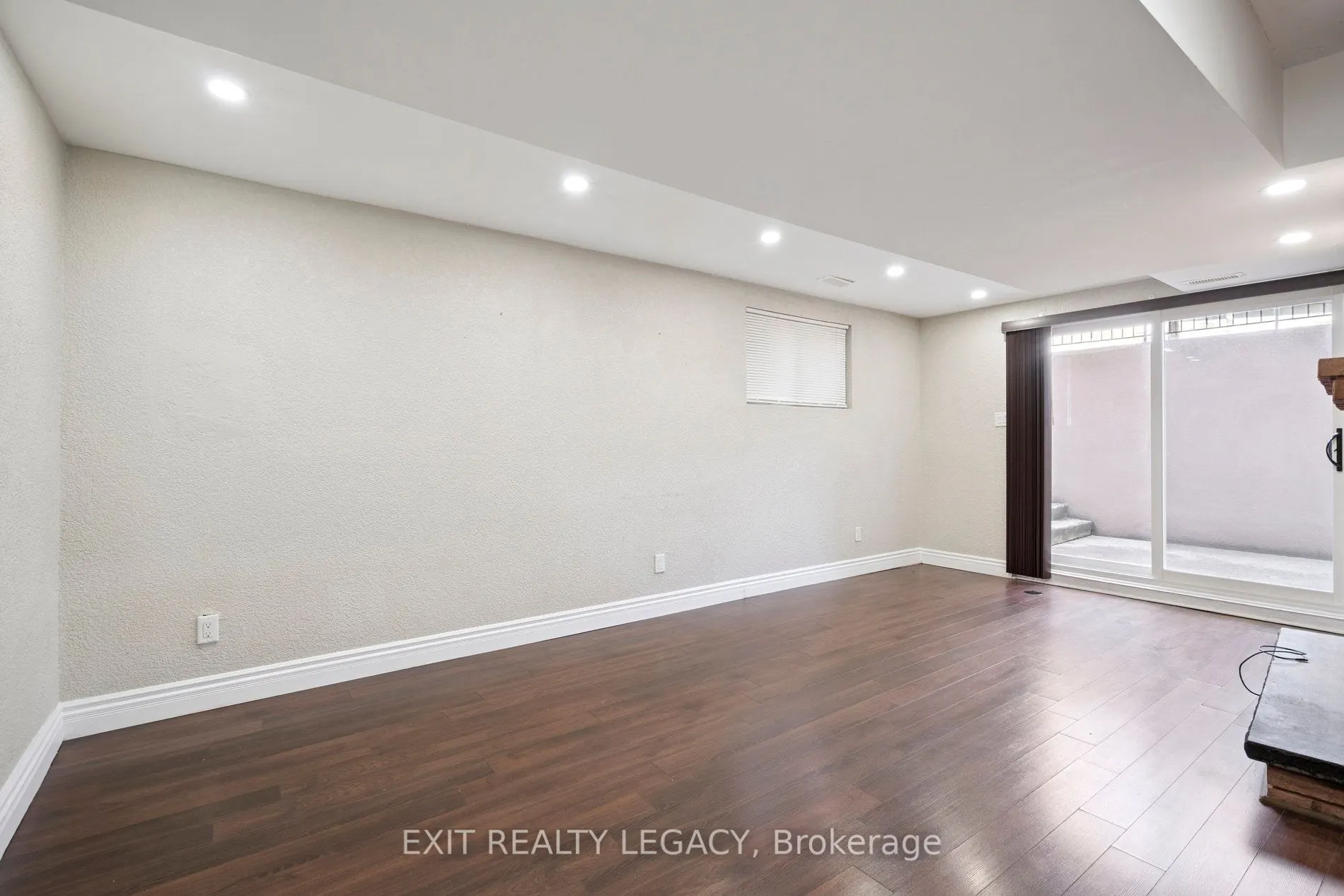6 Muir Avenue