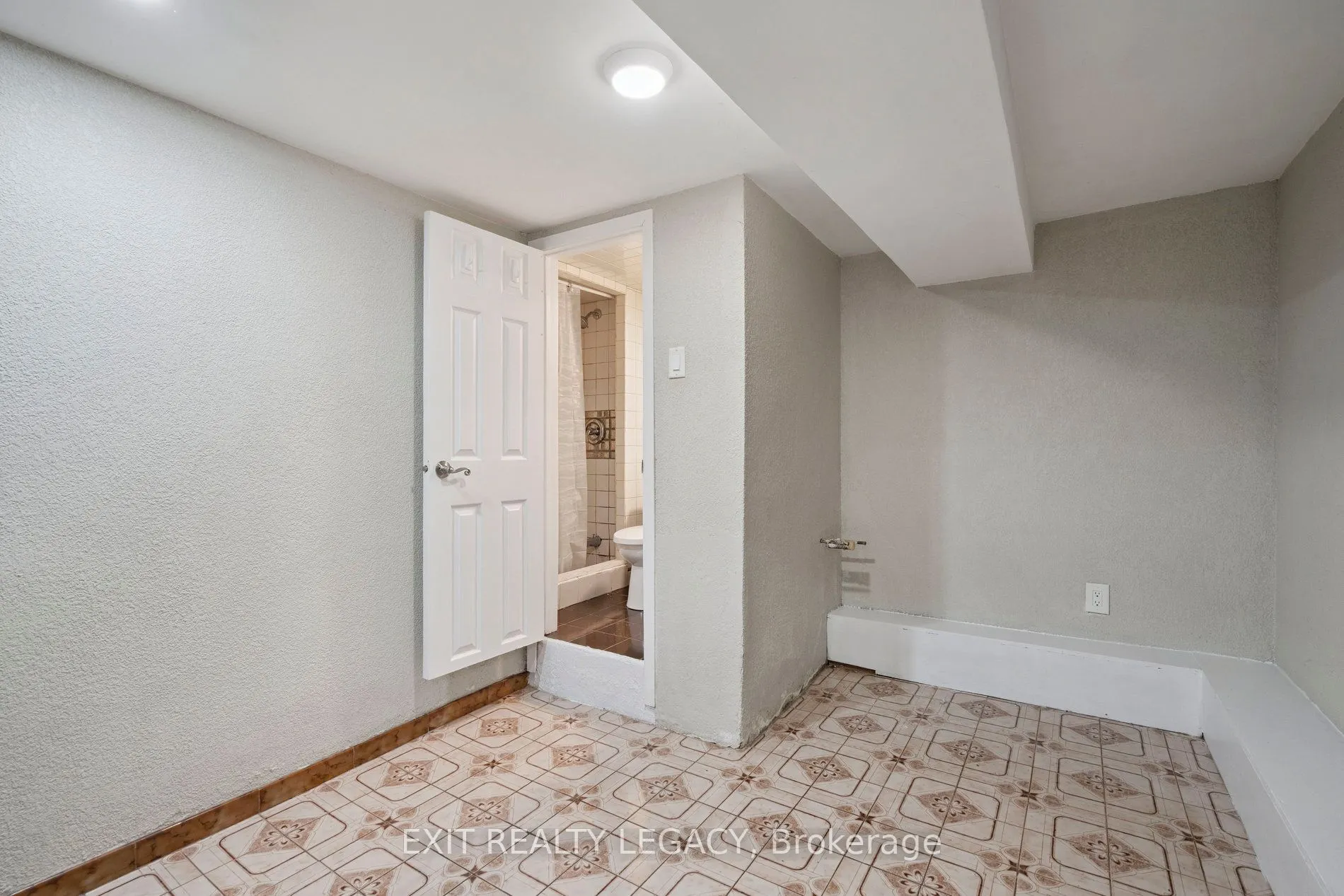 6 Muir Avenue
