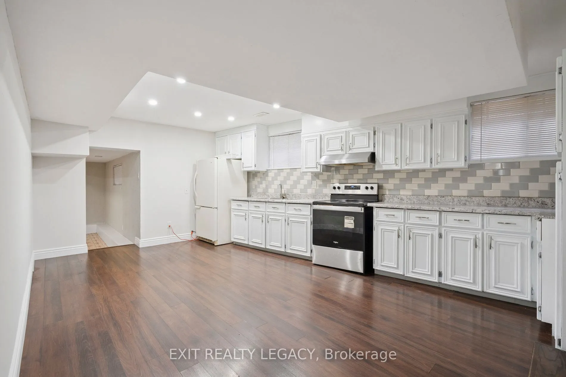 6 Muir Avenue