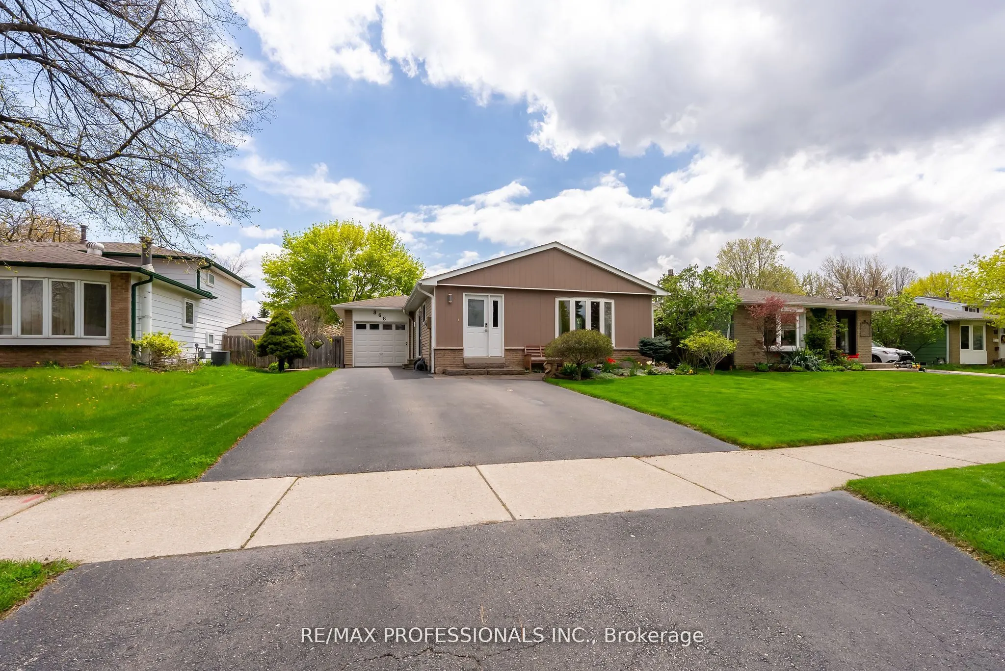 868 Governors Court