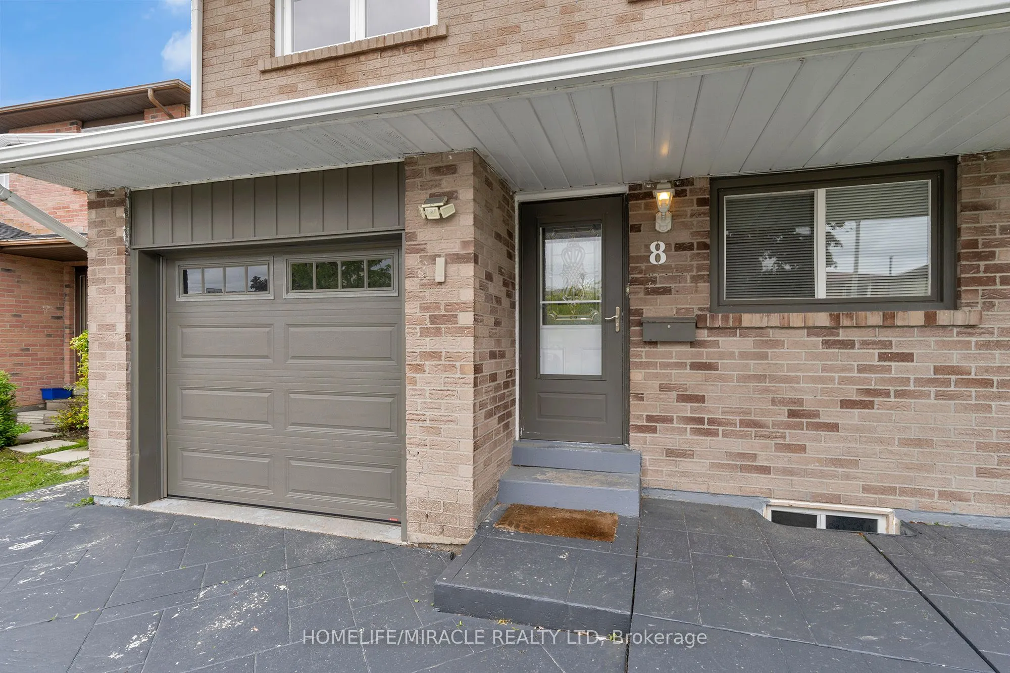 8 Franca Crescent
