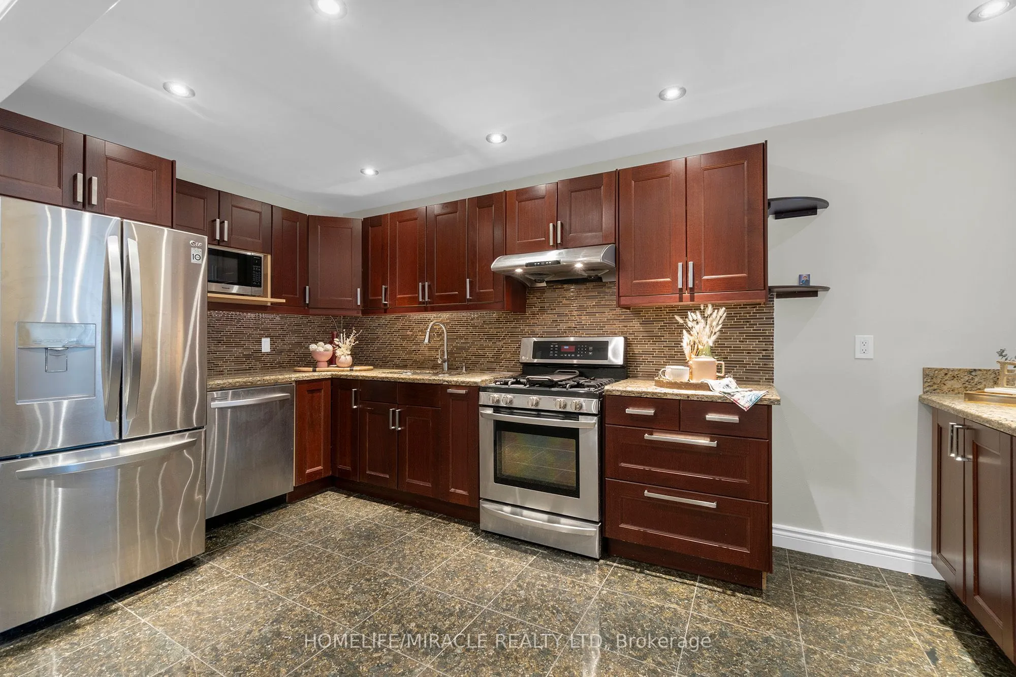 8 Franca Crescent