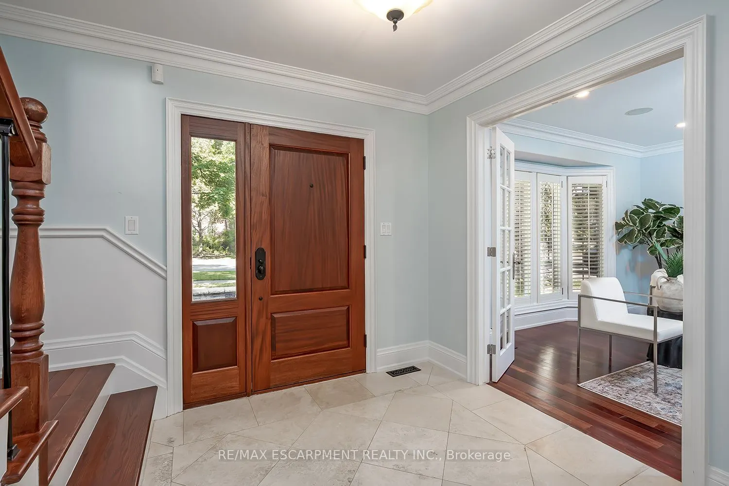 2428 Lakeshore Road