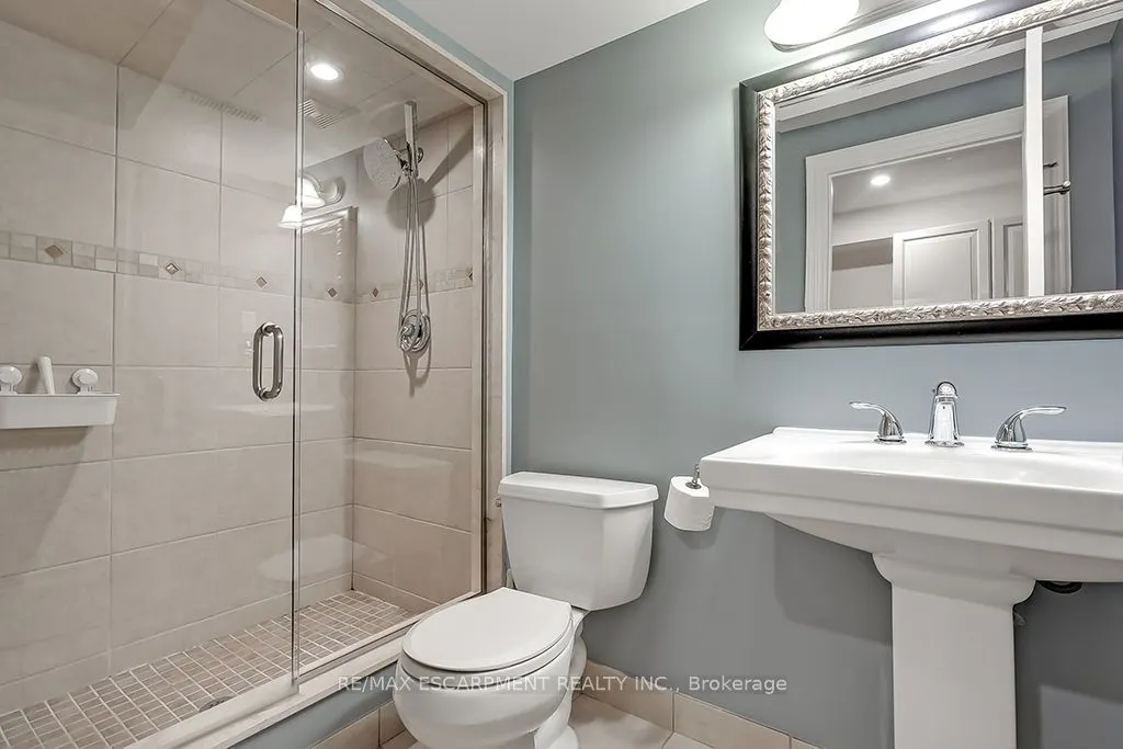 2428 Lakeshore Road