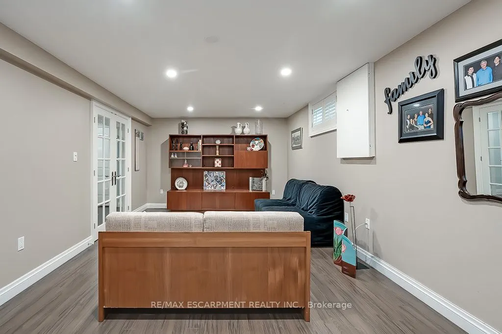 2428 Lakeshore Road
