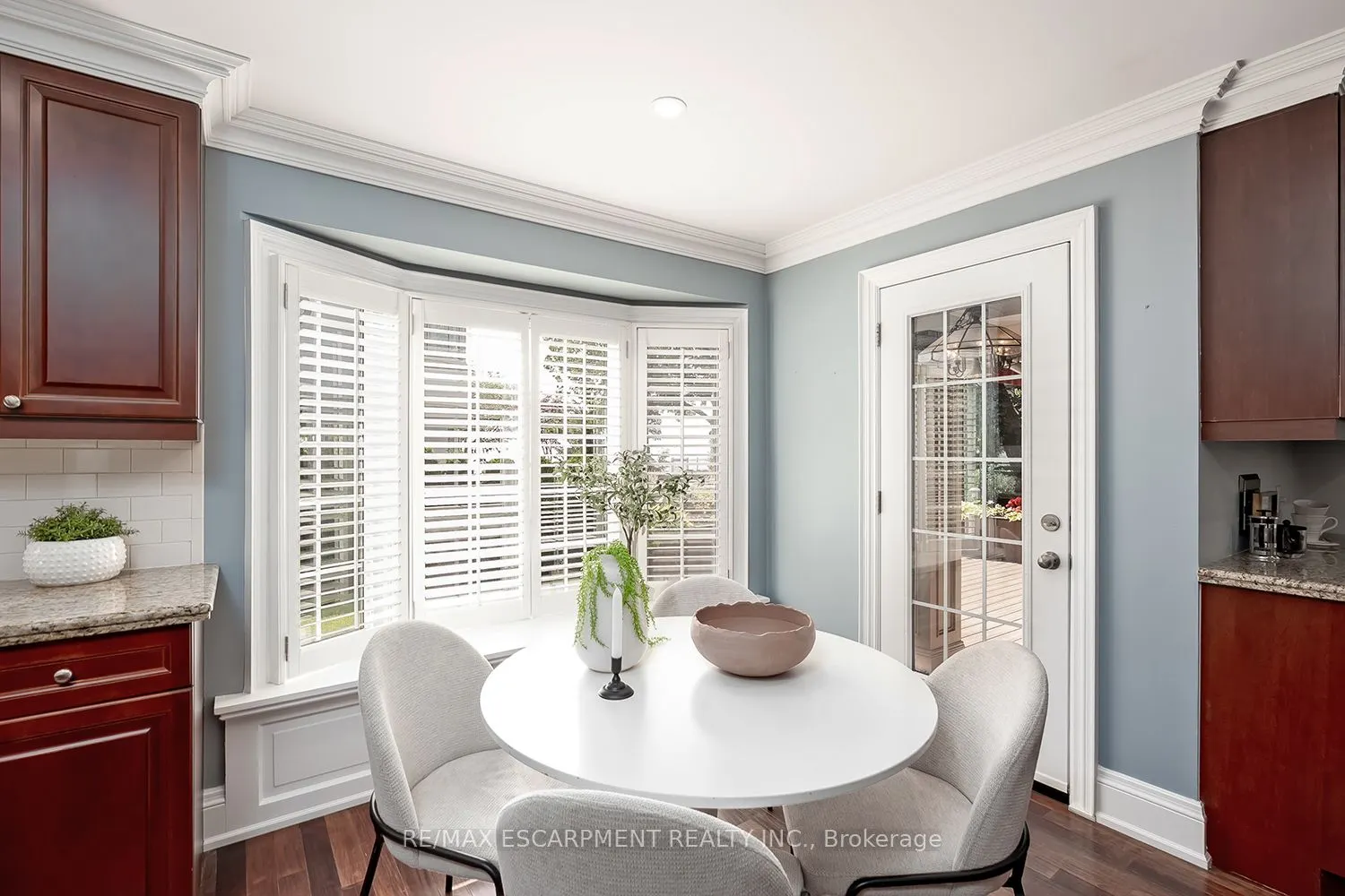 2428 Lakeshore Road