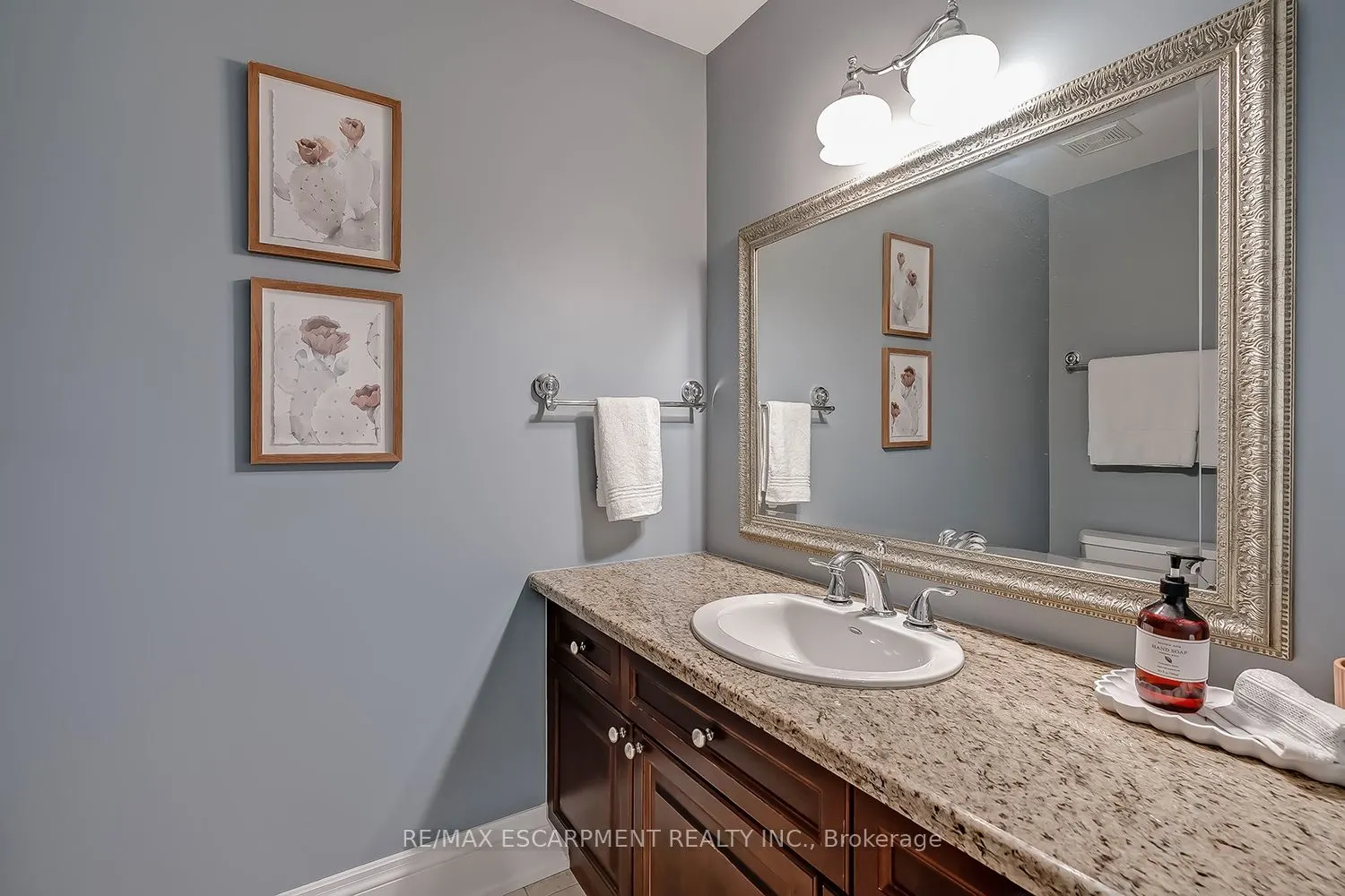 2428 Lakeshore Road