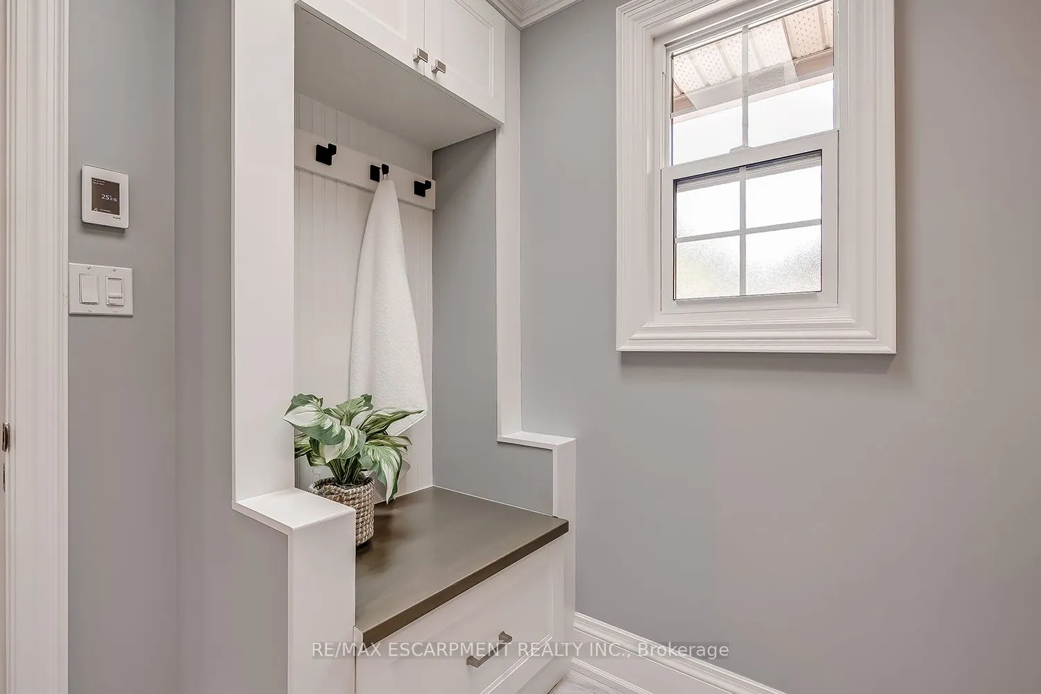 2428 Lakeshore Road
