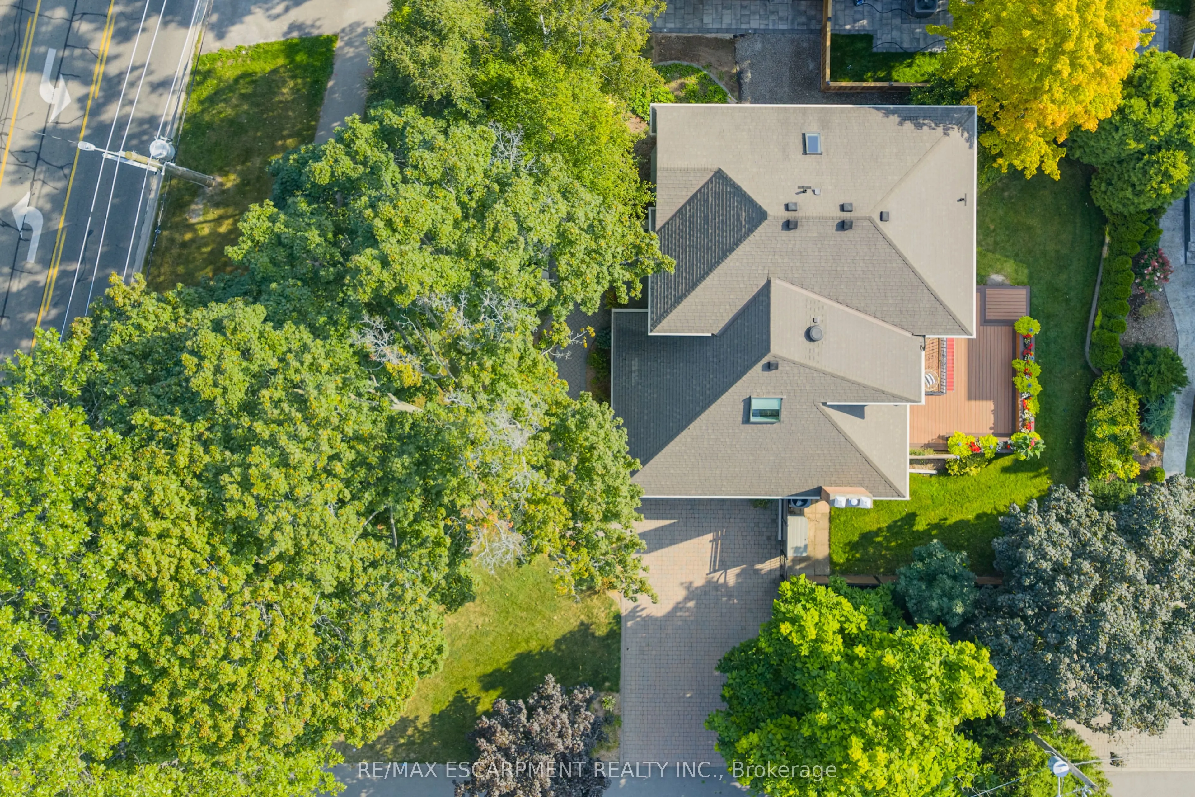 2428 Lakeshore Road