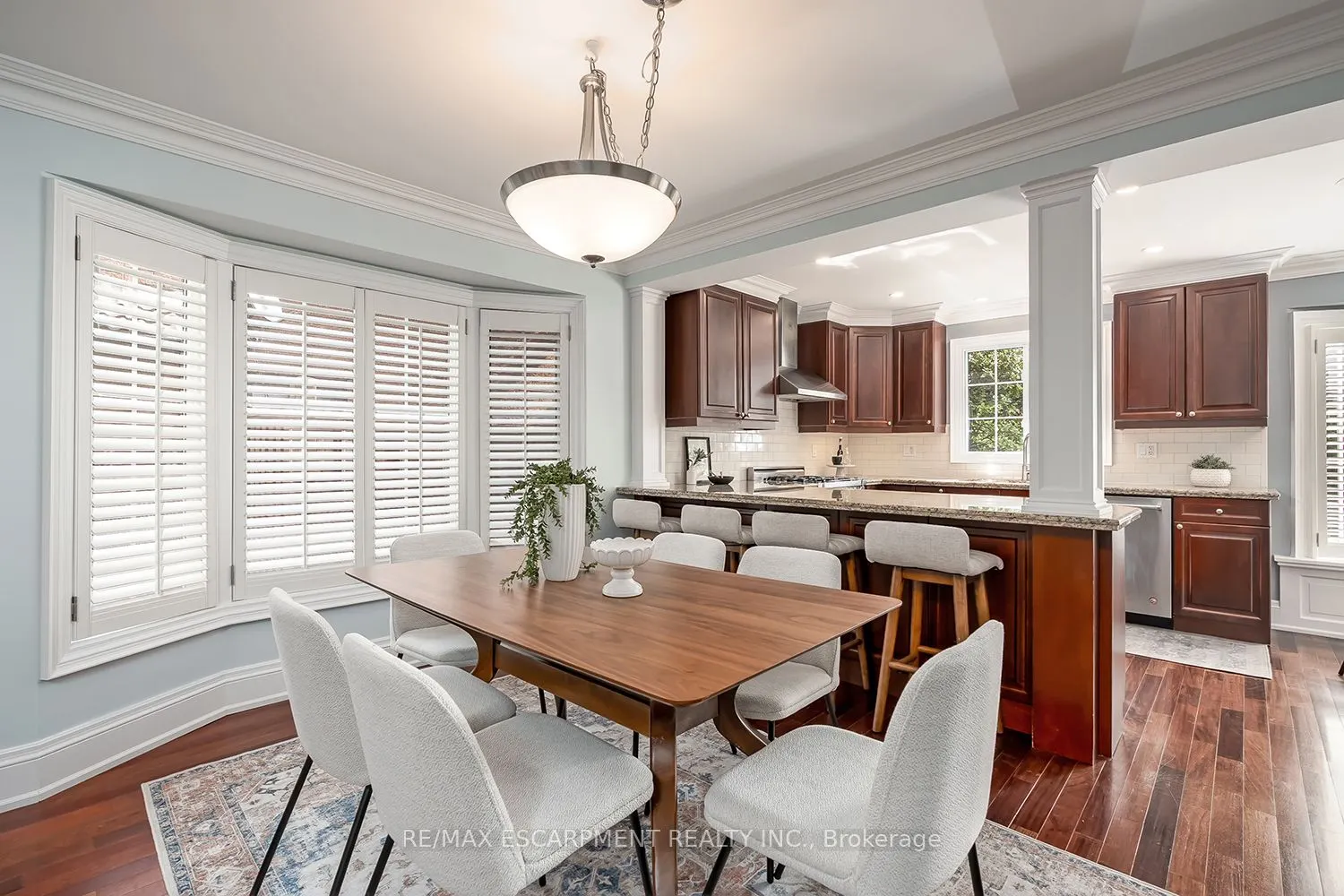2428 Lakeshore Road