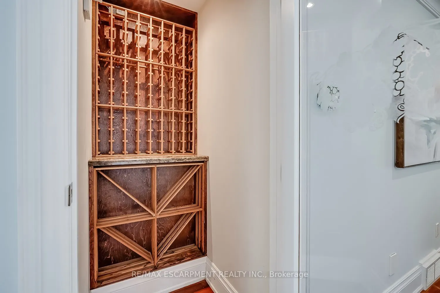 2428 Lakeshore Road