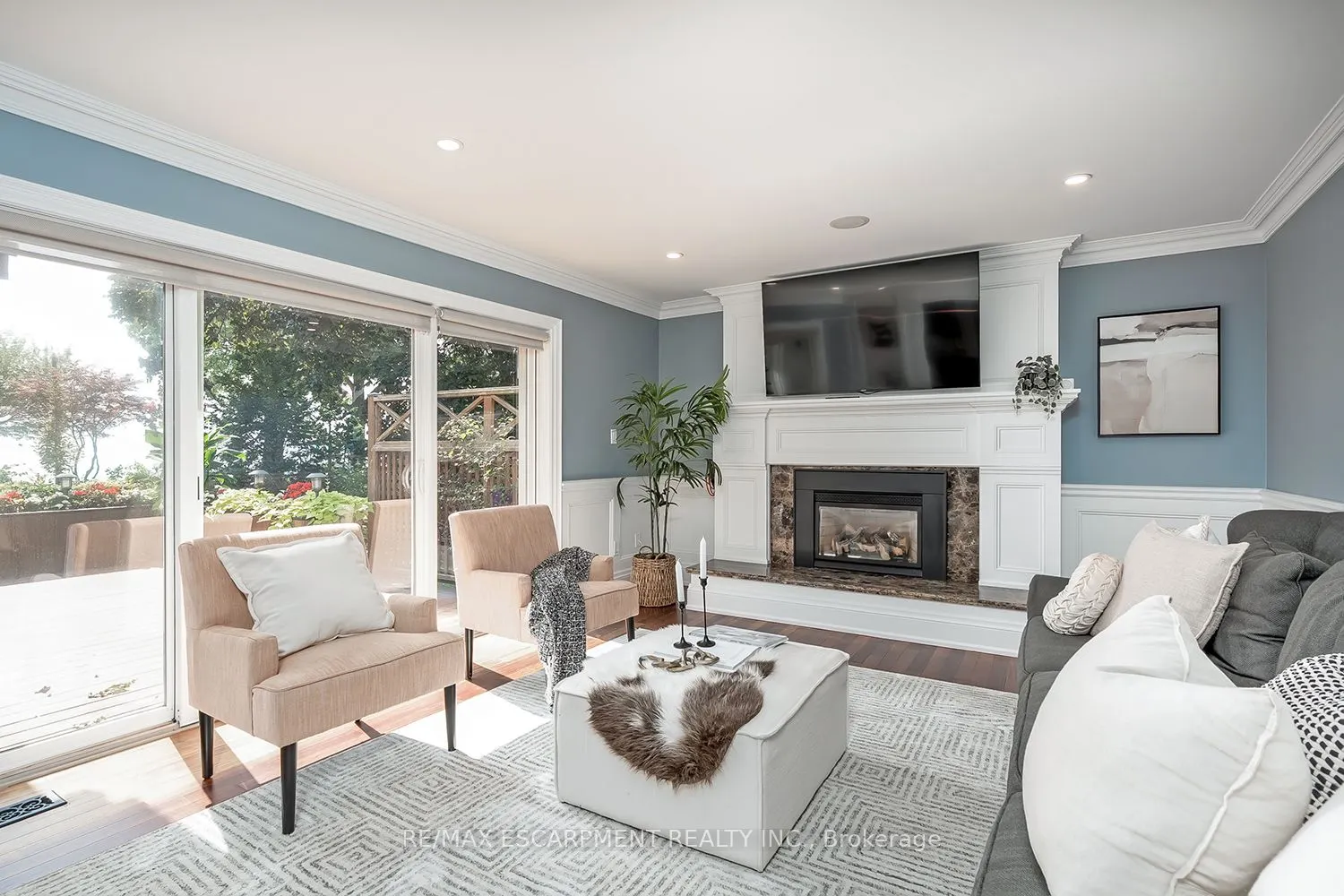 2428 Lakeshore Road