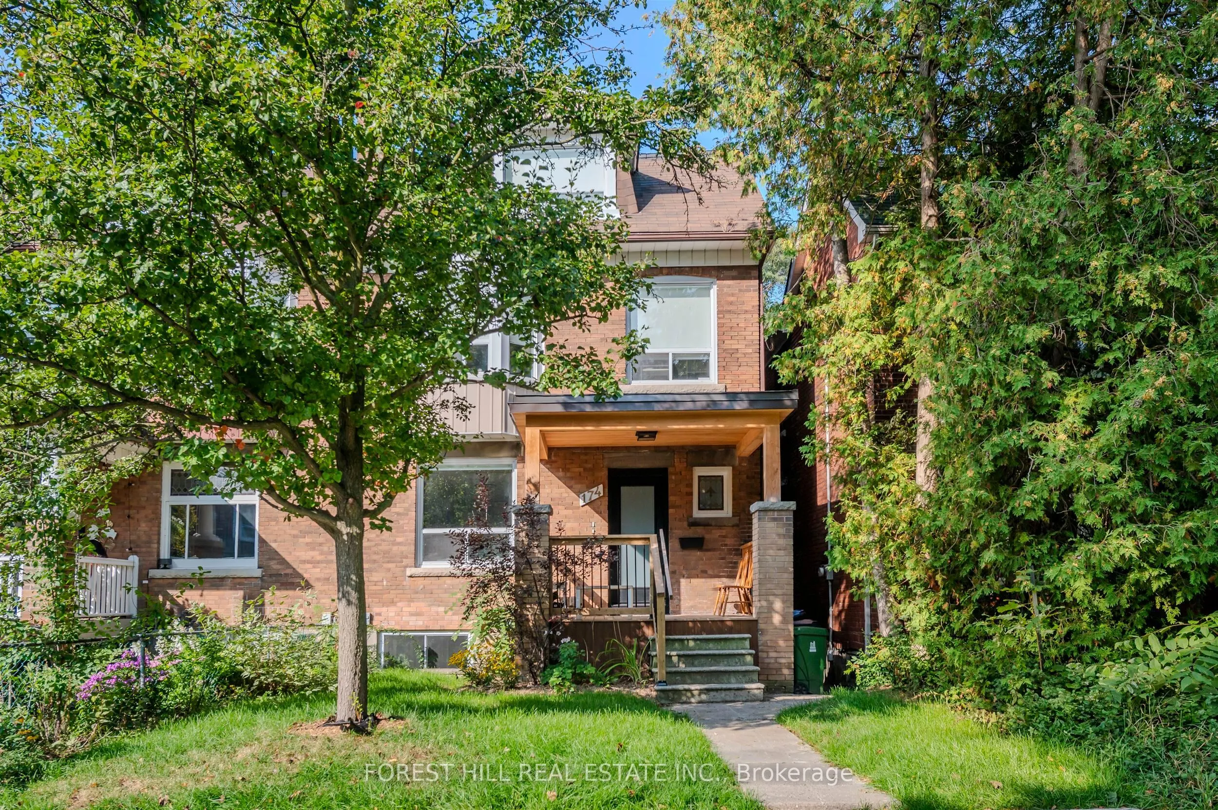 174 Sunnyside Avenue, #3