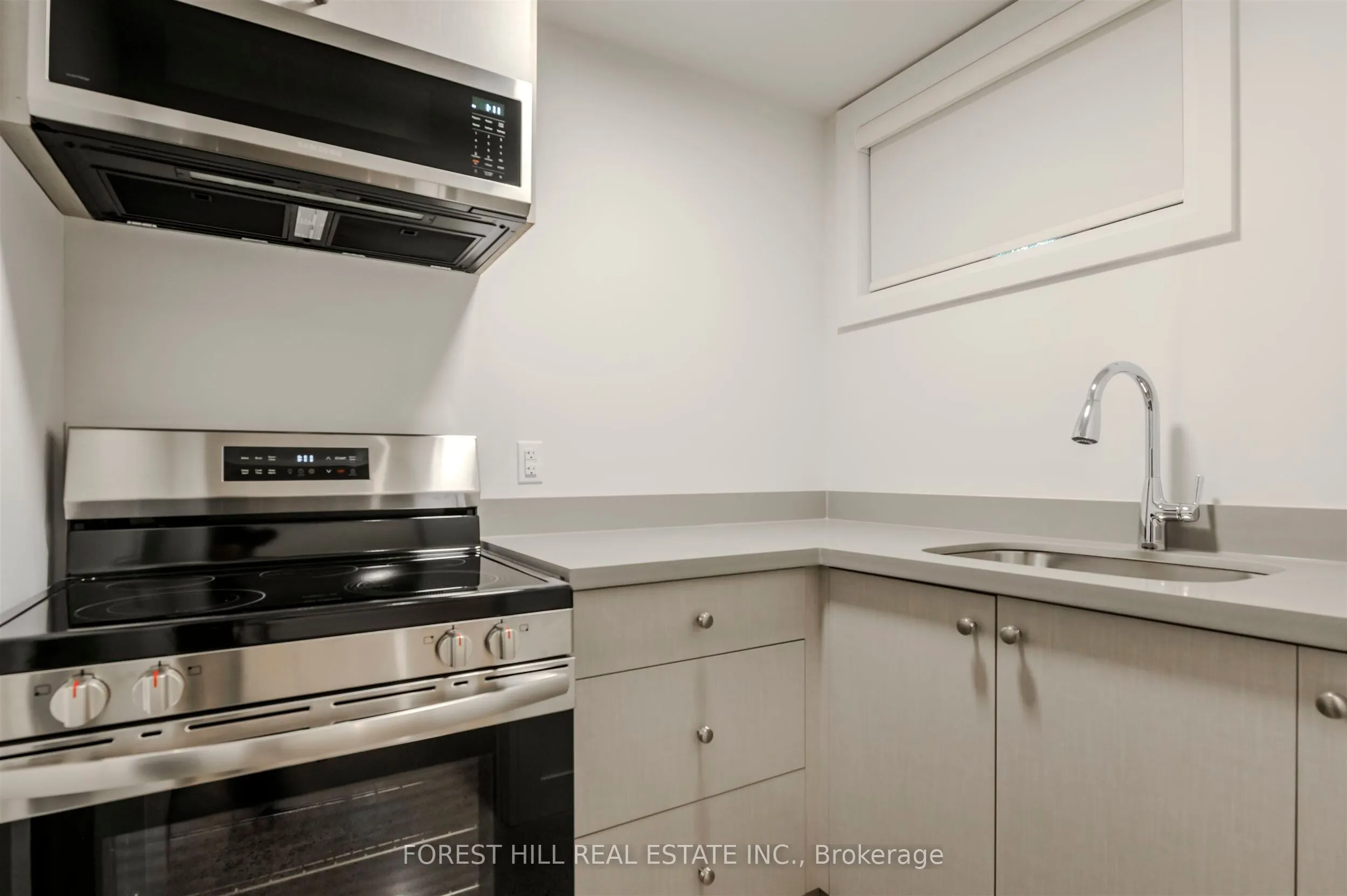 174 Sunnyside Avenue, #3