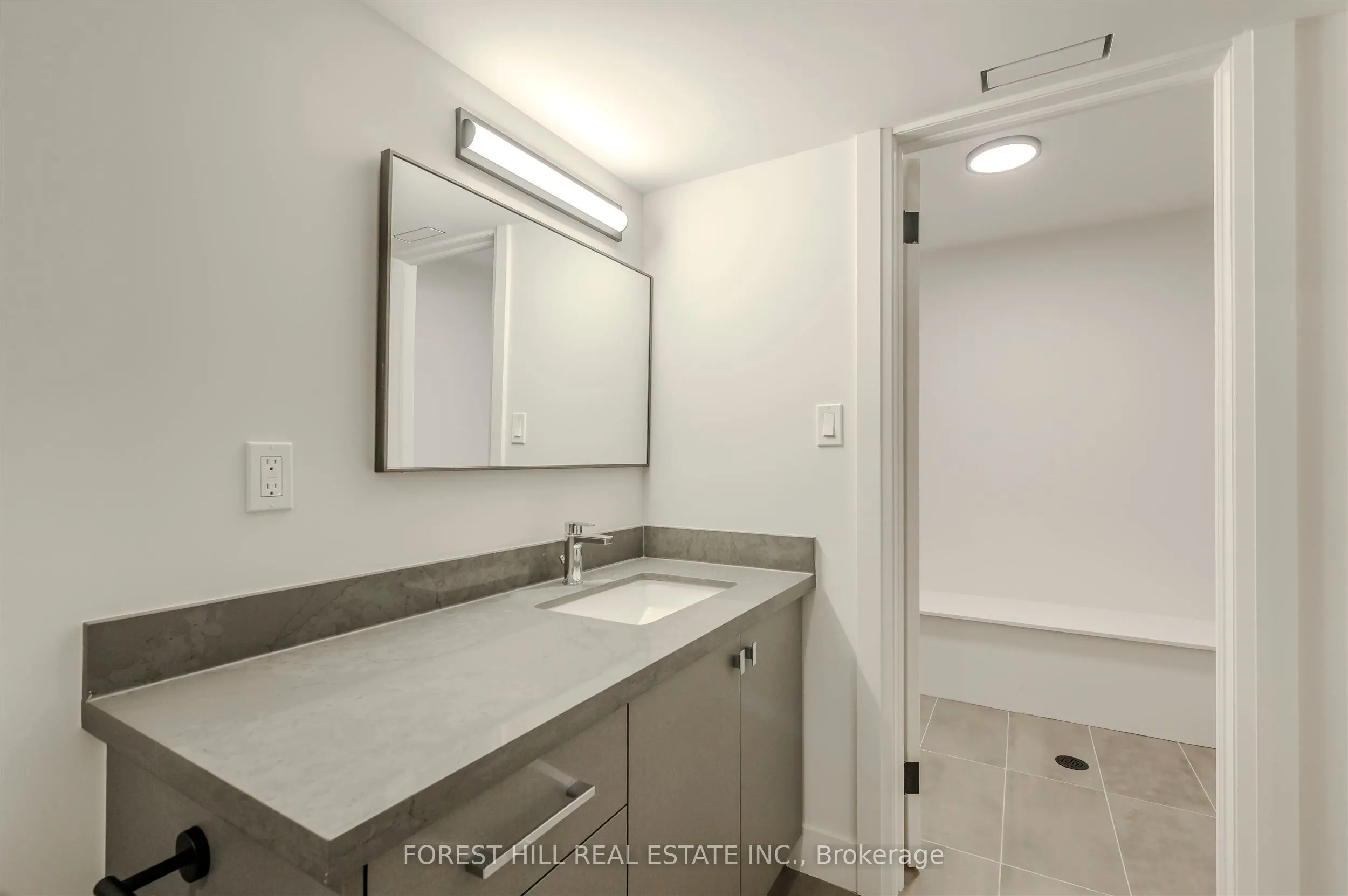 174 Sunnyside Avenue, #3