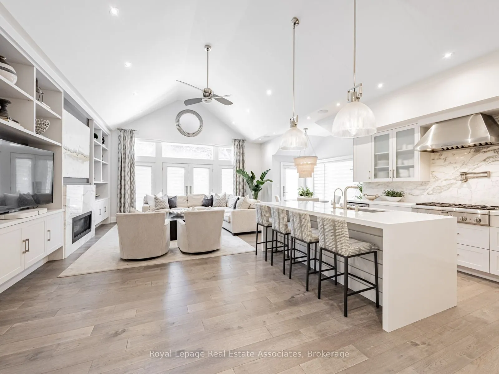 142 Mineola Road E
