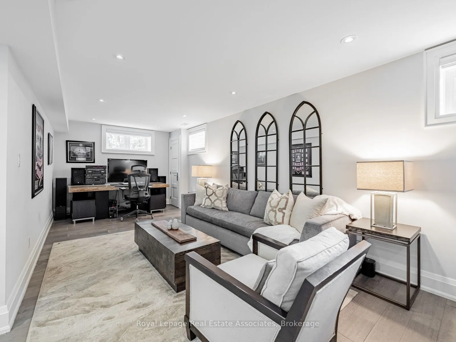 142 Mineola Road E