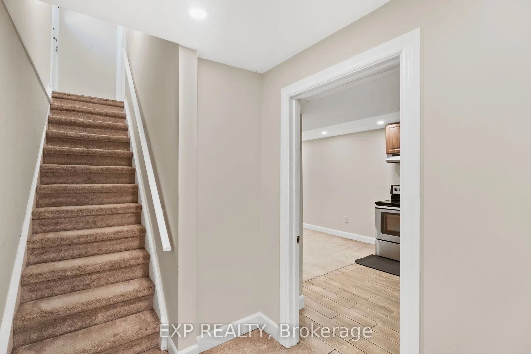 2064 Glenada Crescent