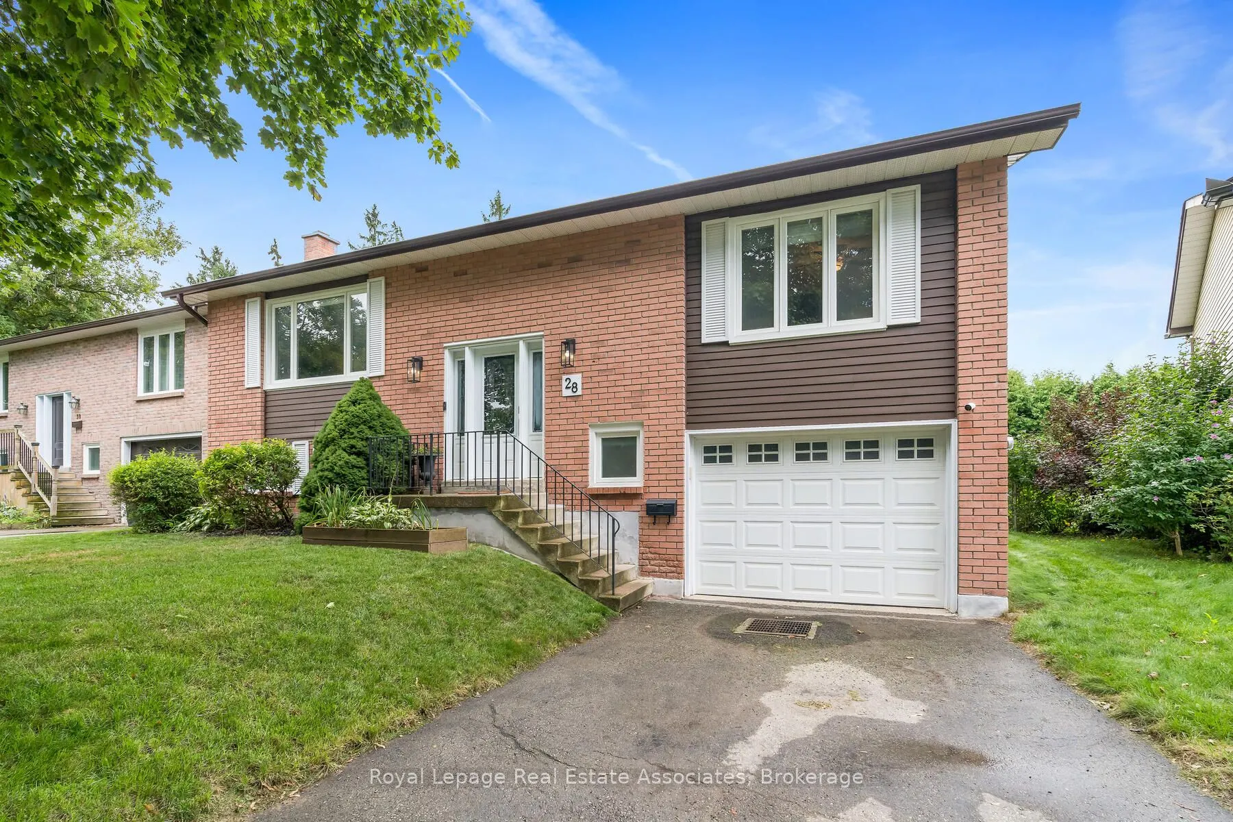 28 Adams Court