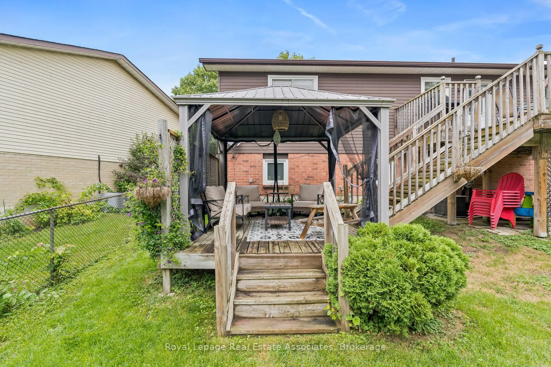 28 Adams Court