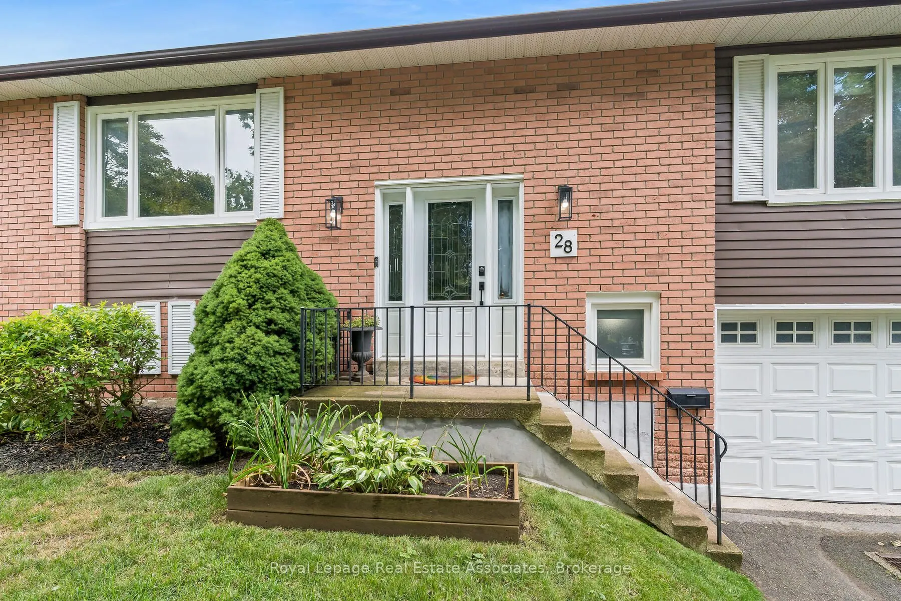 28 Adams Court