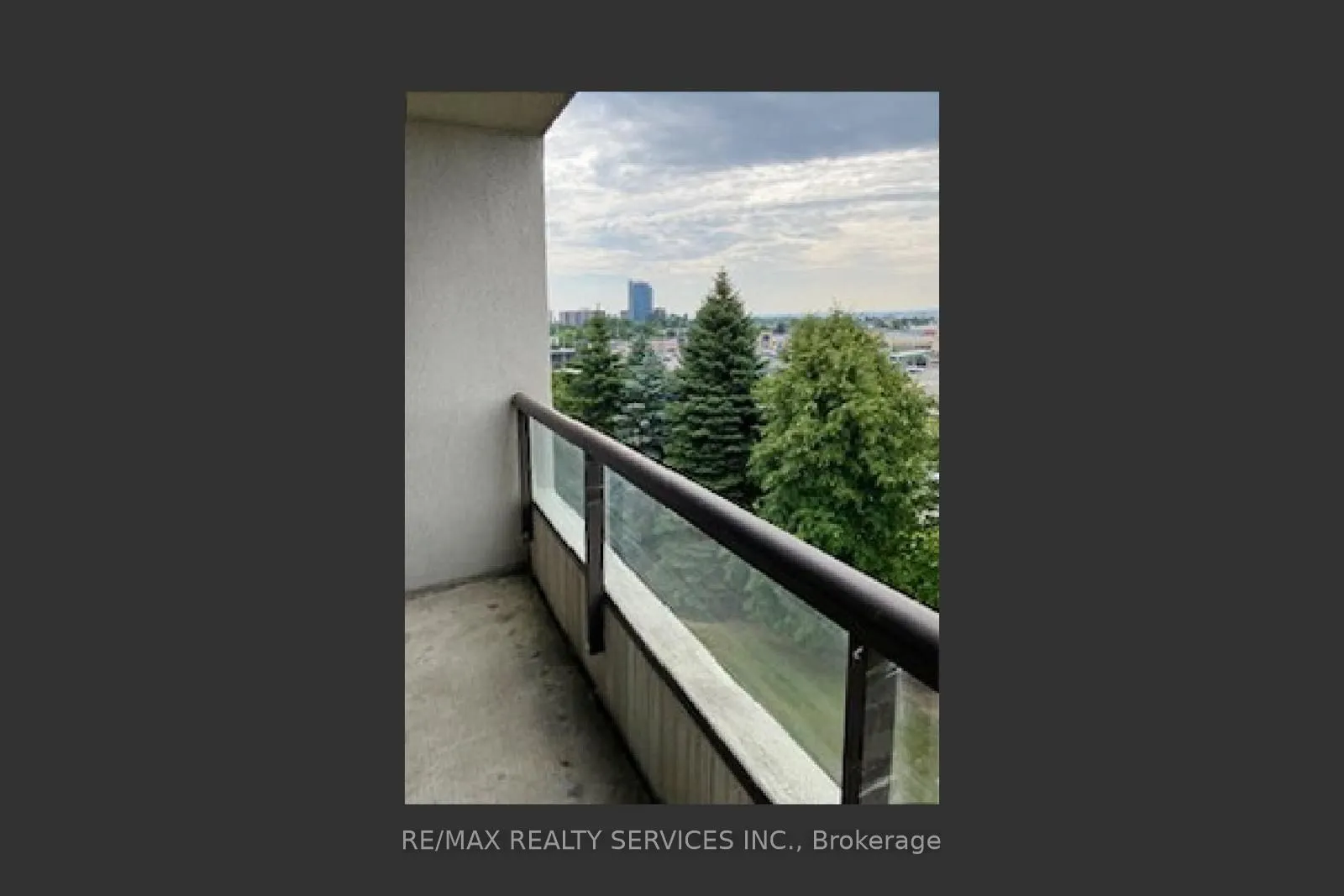 12 Laurelcrest Street, #611