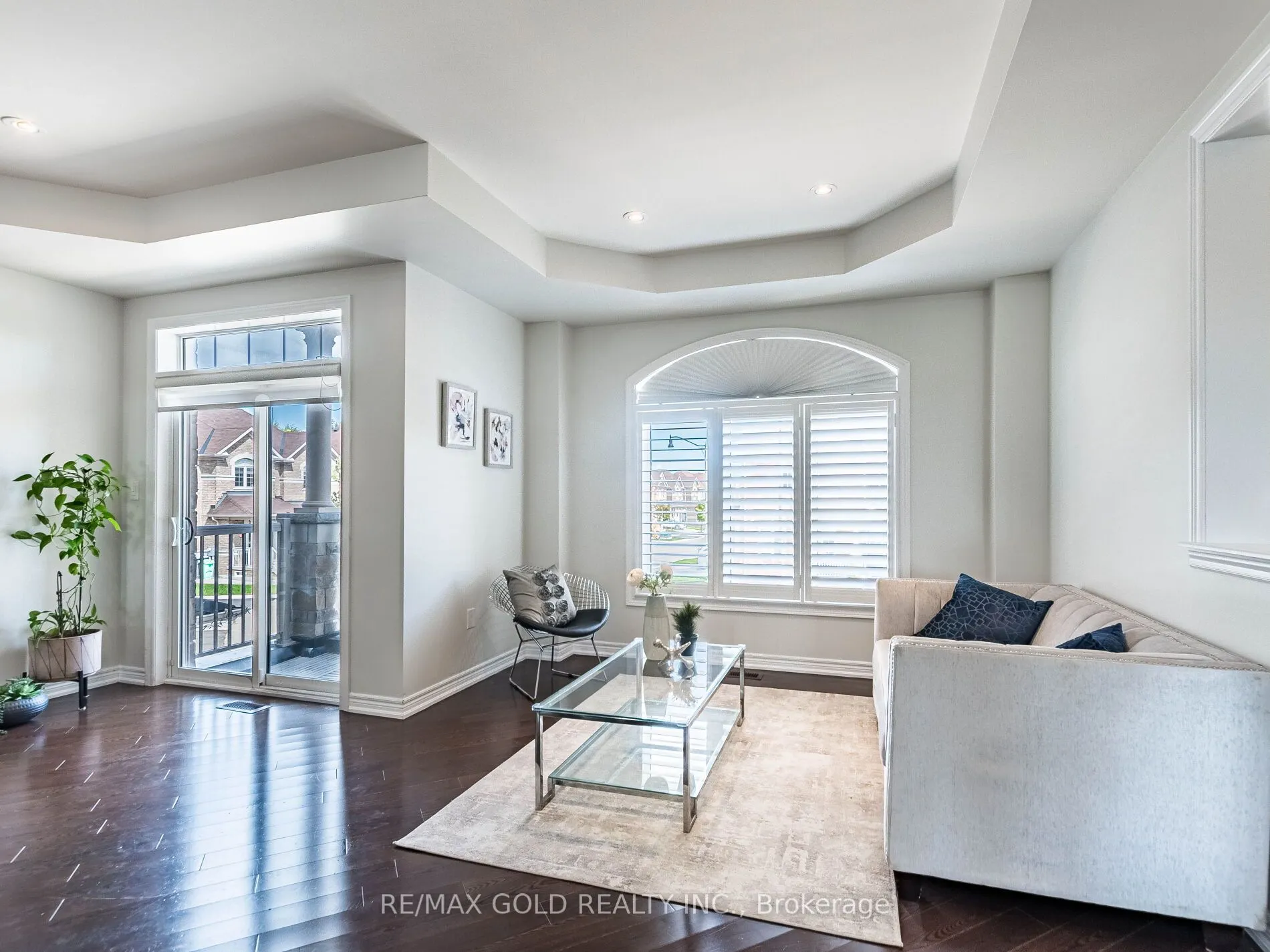 62 Masken Circle