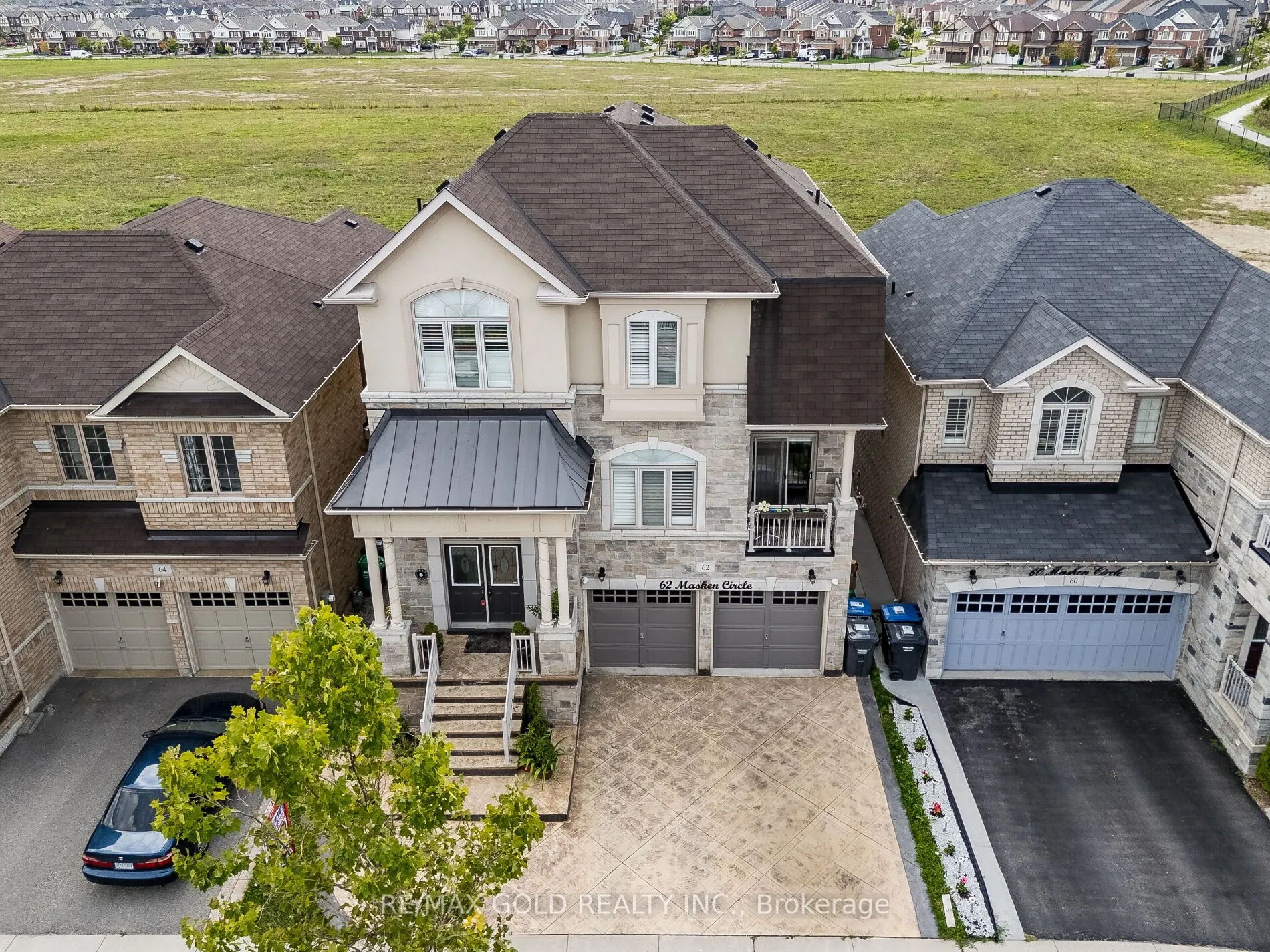 62 Masken Circle