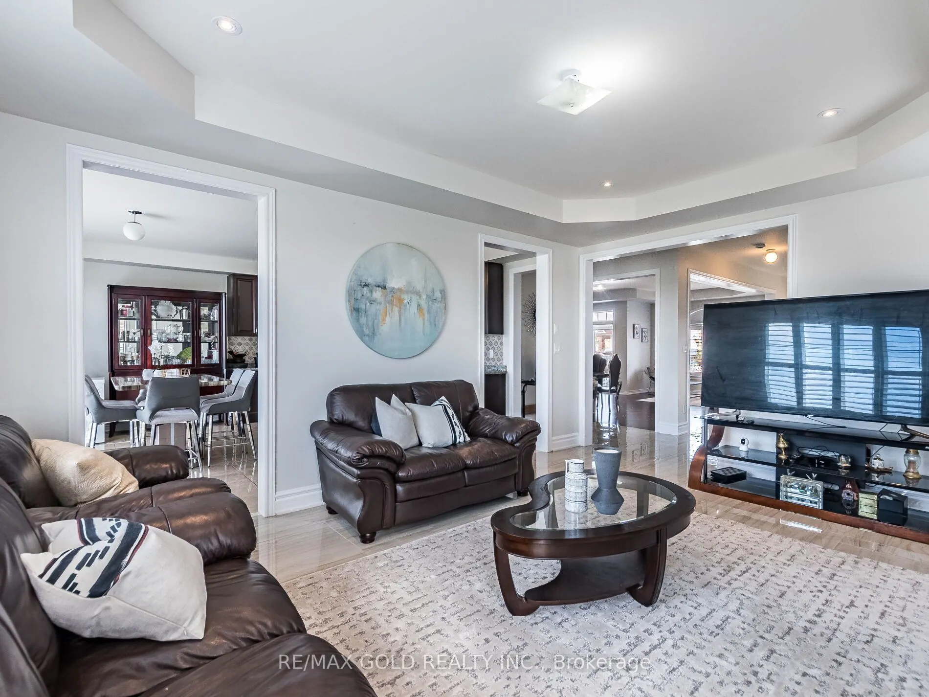 62 Masken Circle