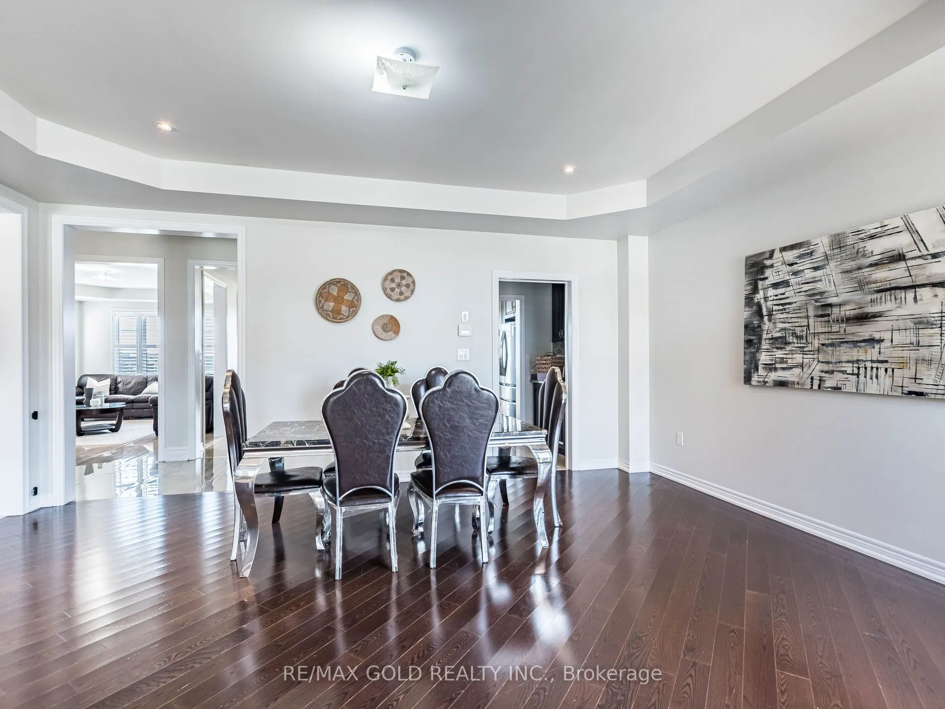62 Masken Circle